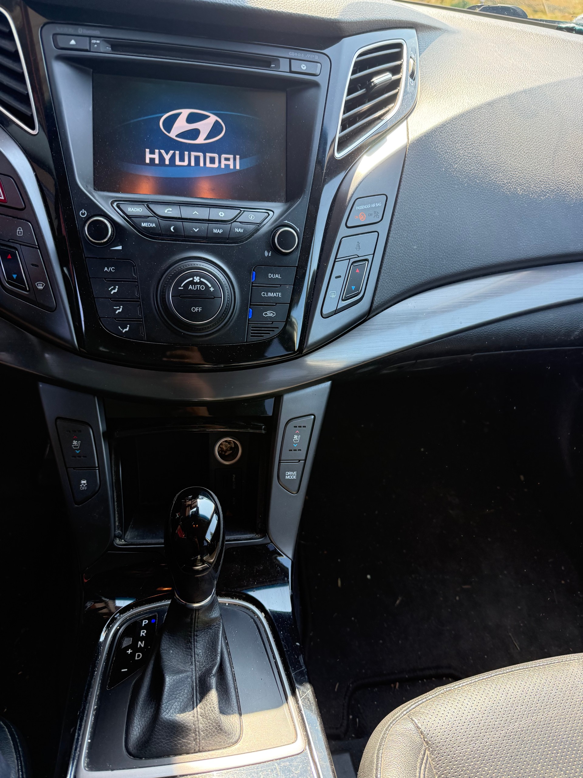 HYUNDAI i40 Wagon 1.7 CRDI Style Automatic-image-6