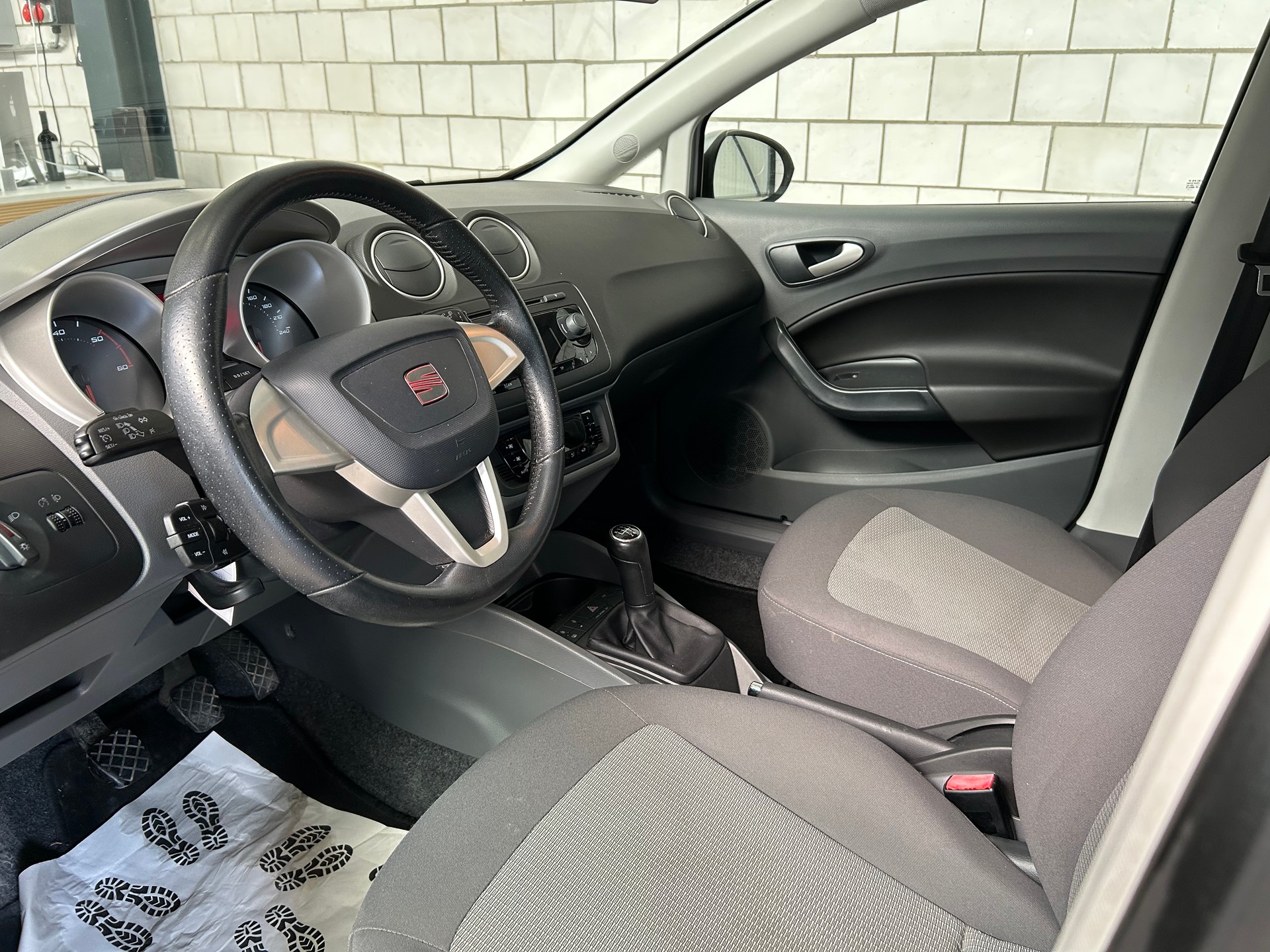 SEAT Ibiza 1.6 TDI Style-image-5