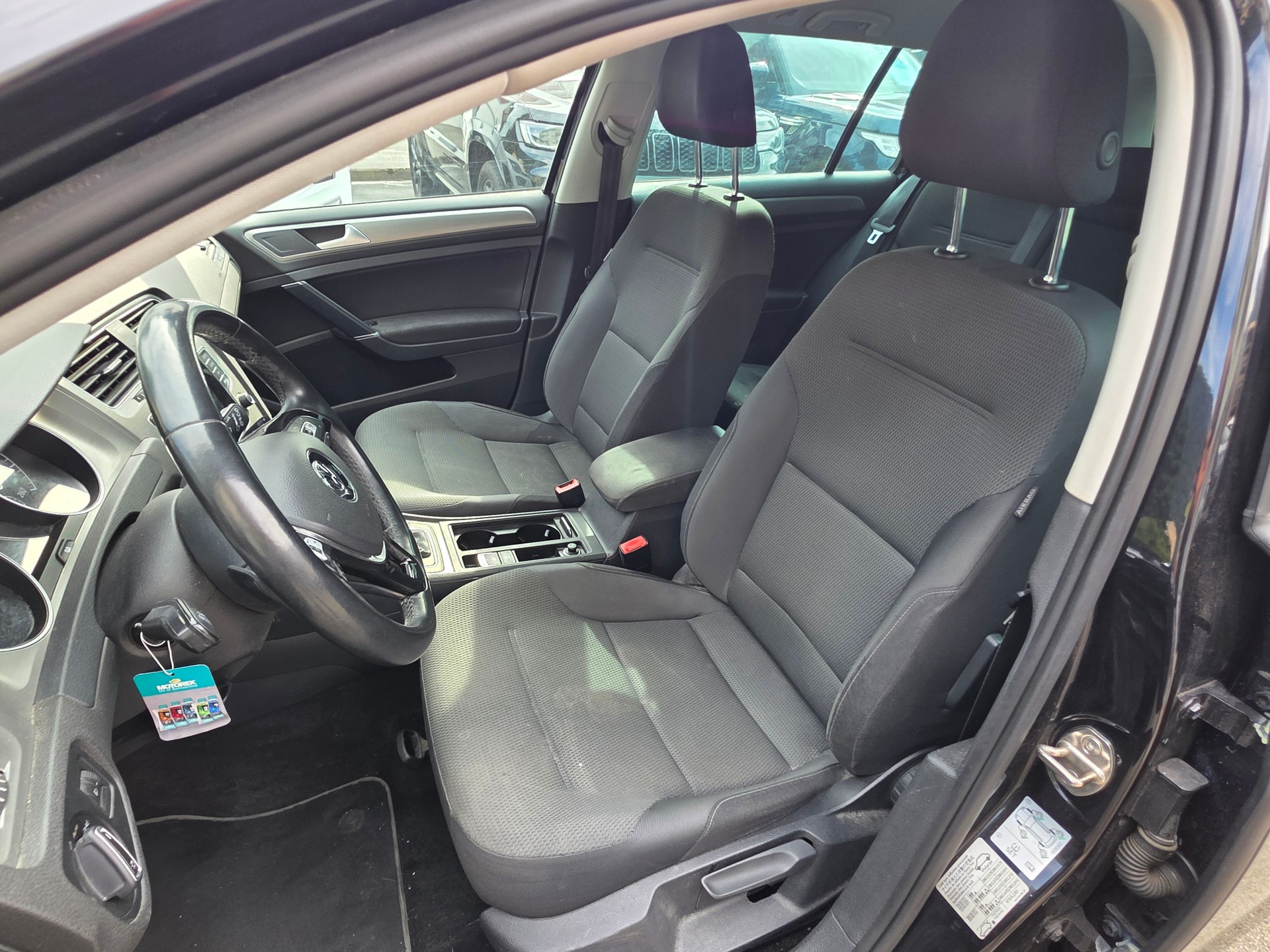 VW Golf Variant 1.4 TSI Comfortline DSG-image-14
