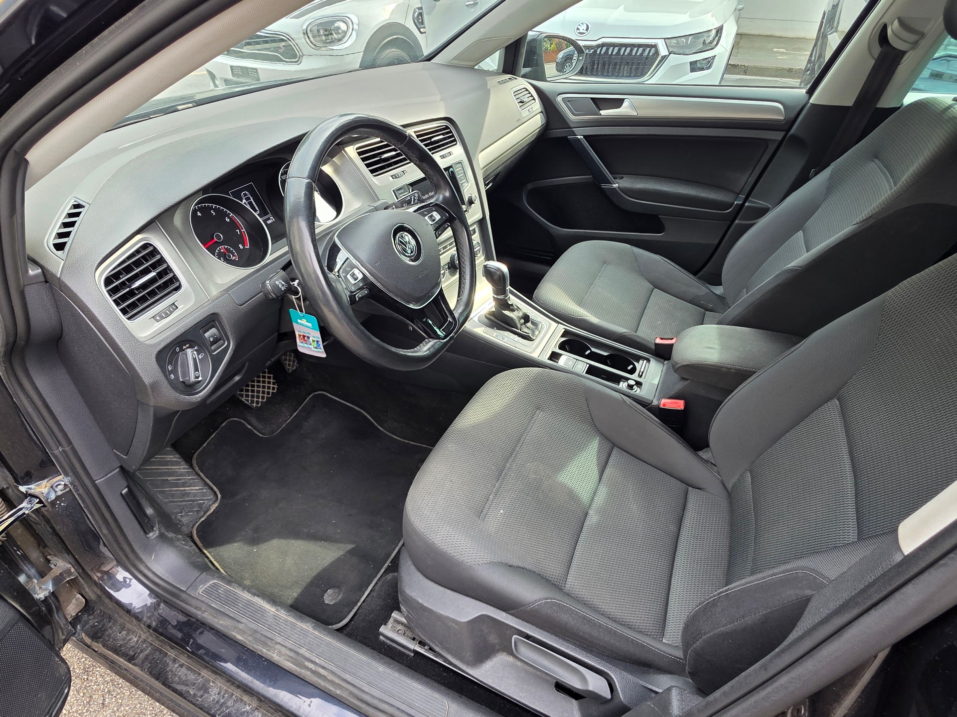 VW Golf Variant 1.4 TSI Comfortline DSG-image-13