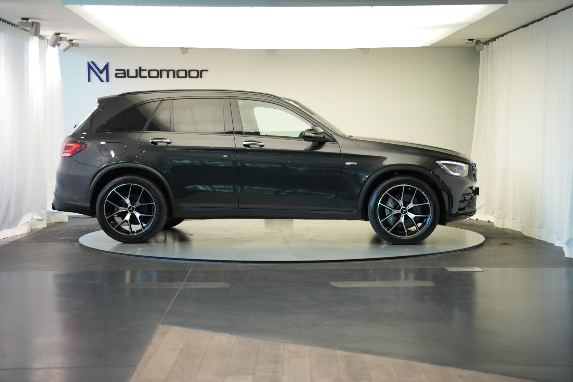 MERCEDES-BENZ GLC 43 AMG 4Matic 9G-Tronic *CH-Fahrzeug* Burmester* *Panorama*-showroom-element-3