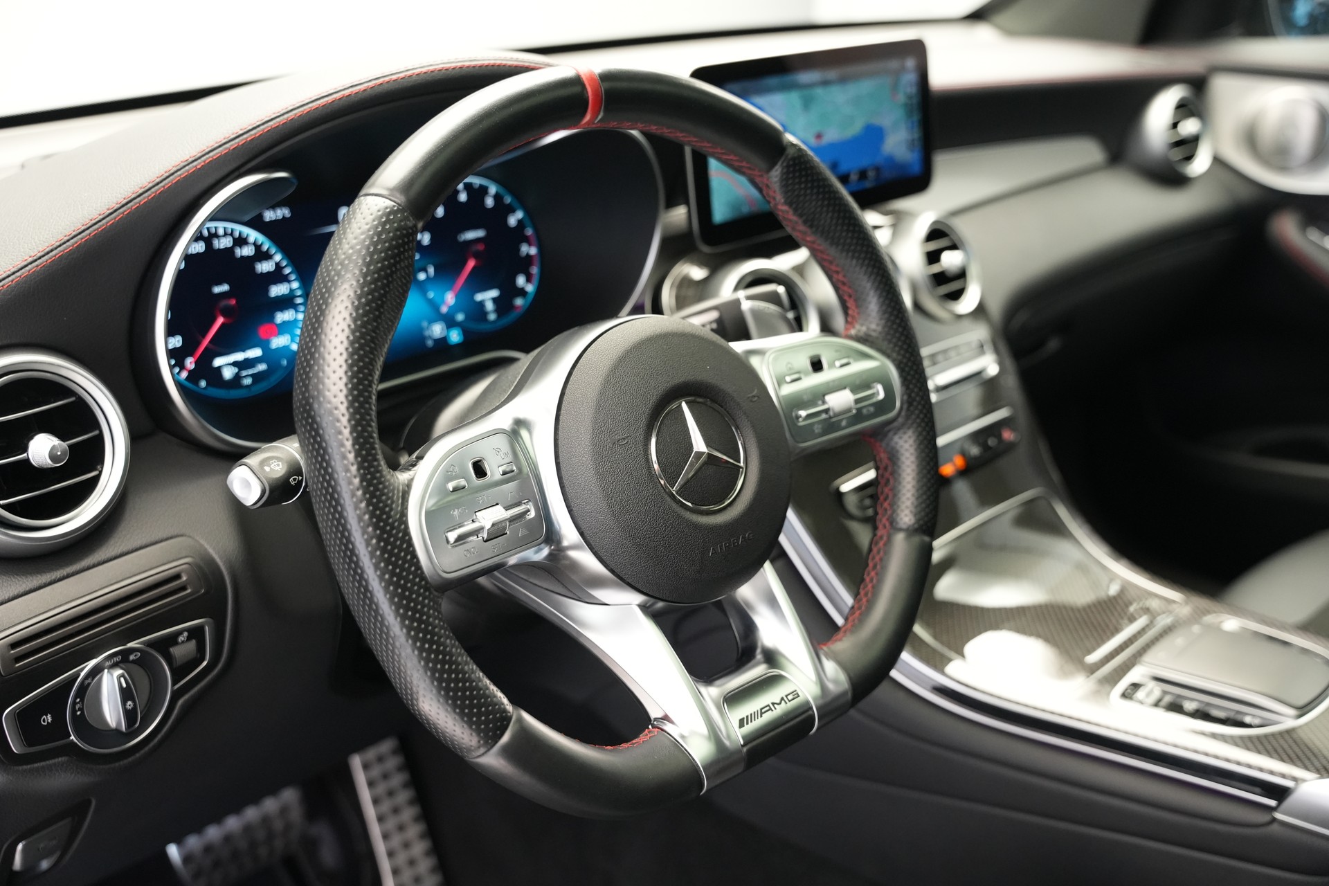 MERCEDES-BENZ GLC 43 AMG 4Matic 9G-Tronic *CH-Fahrzeug* Burmester* *Panorama*-image-19