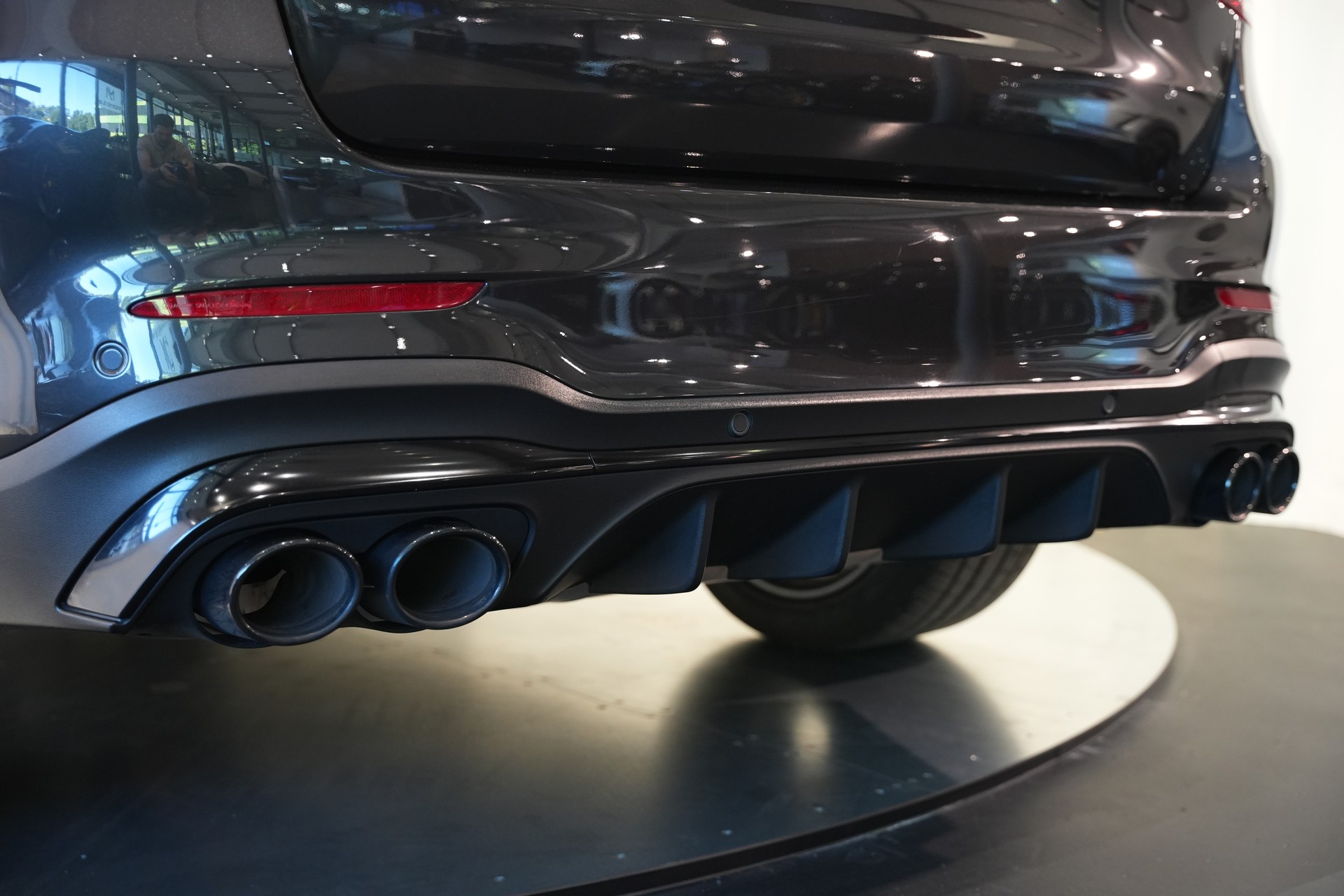 MERCEDES-BENZ GLC 43 AMG 4Matic 9G-Tronic *CH-Fahrzeug* Burmester* *Panorama*-image-32