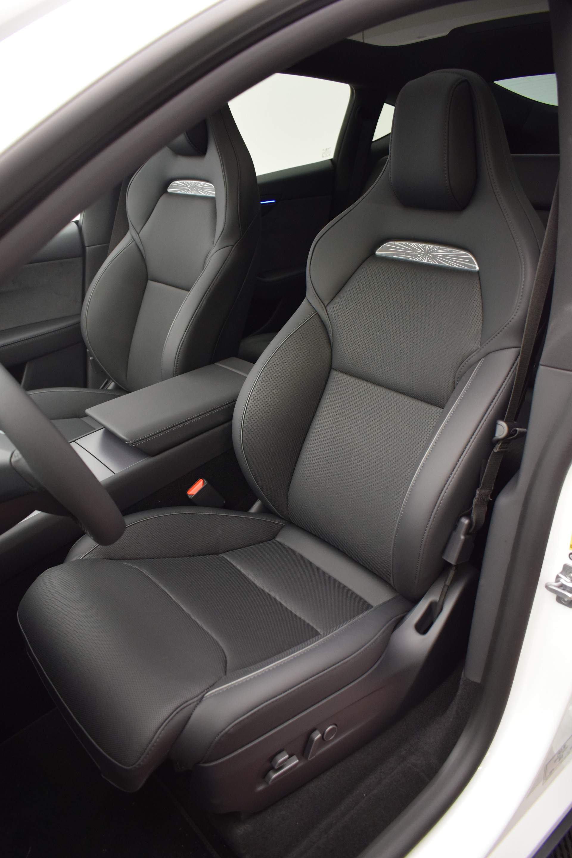 TESLA Model Y Performance AWD 626PS, 21 Zoll, Carbon, Made in Berlin-image-12