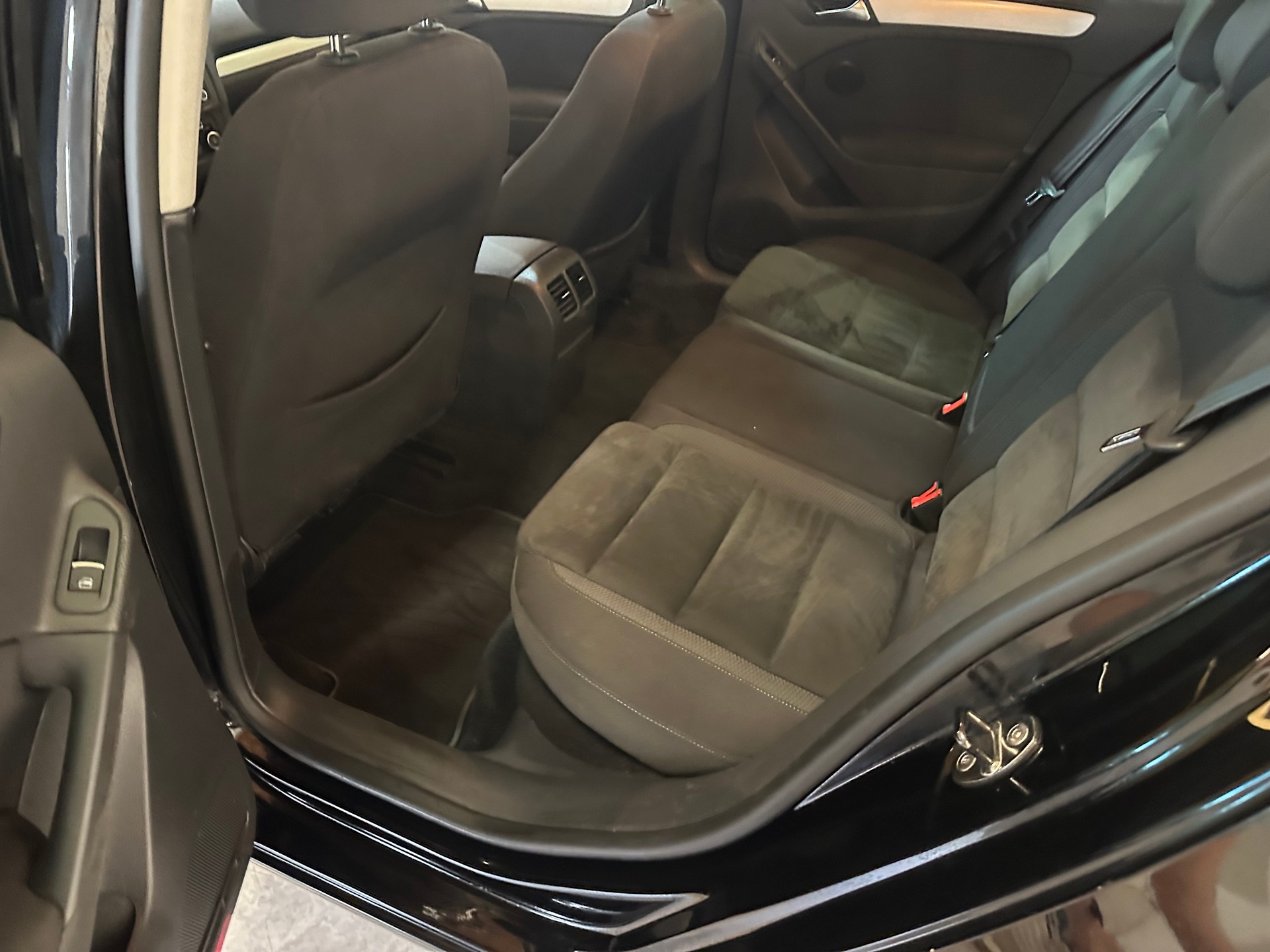 VW Golf 1.4 TSI Highline-image-21