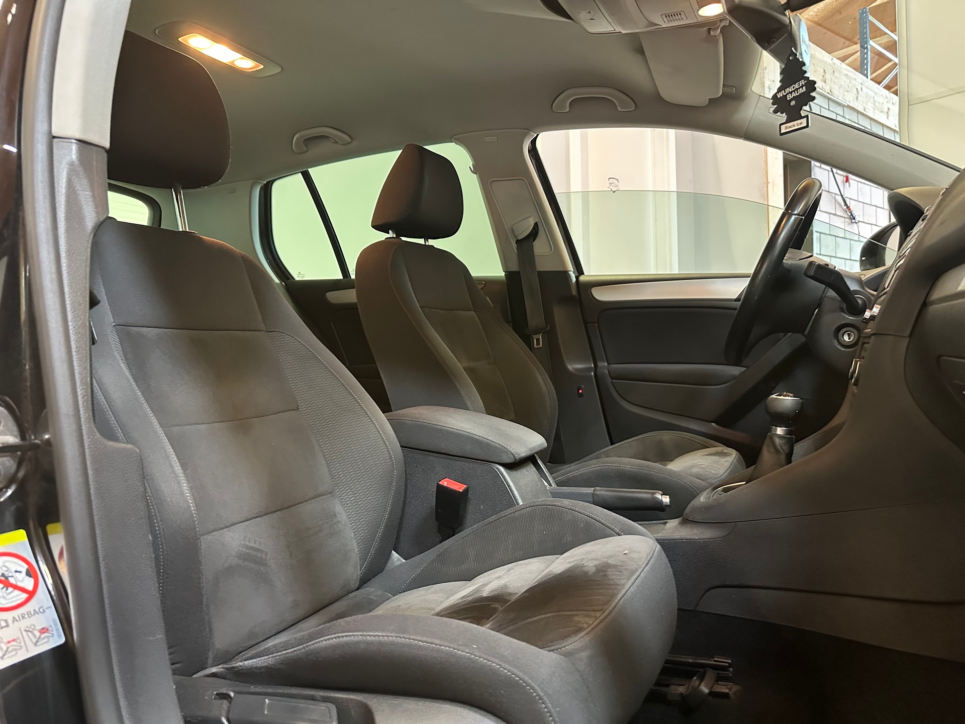 VW Golf 1.4 TSI Highline-image-16