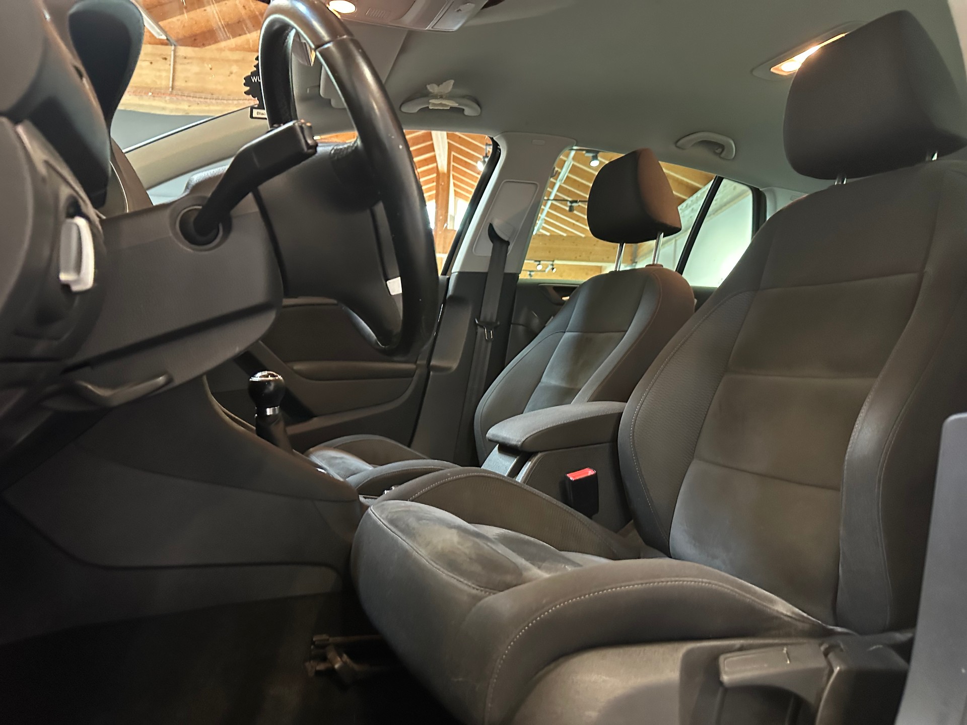 VW Golf 1.4 TSI Highline-image-13