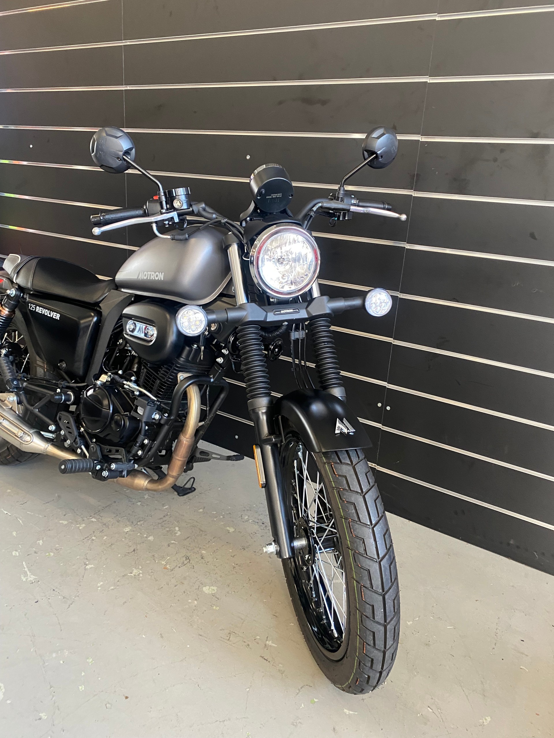 MOTRON Revolver 125-showroom-element-2