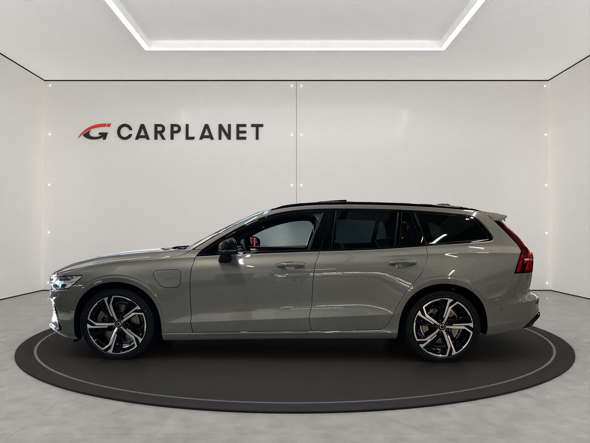 VOLVO V60 2.0 T6 TE Ultra Dark eAWD-image-2