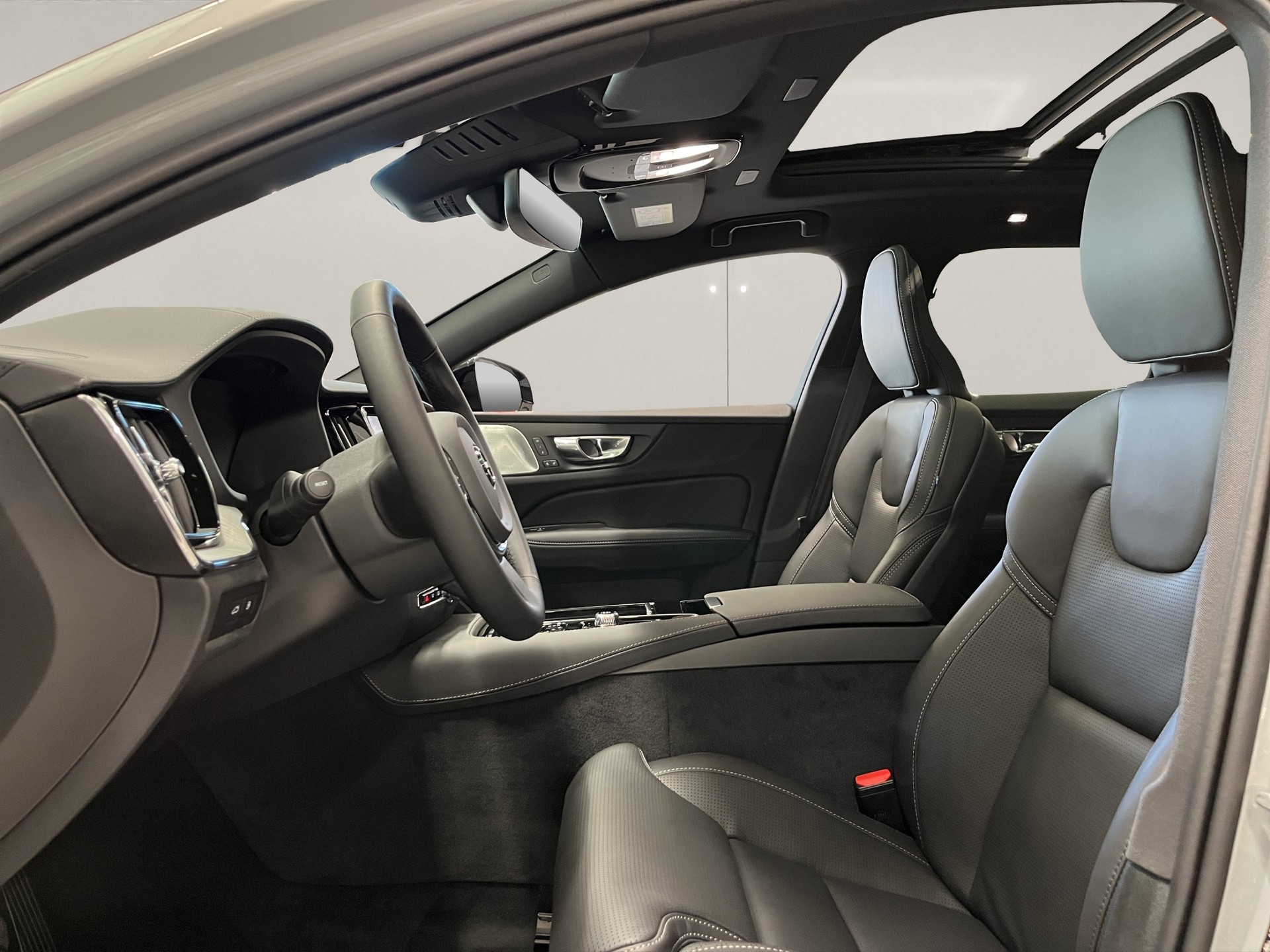 VOLVO V60 2.0 T6 TE Ultra Dark eAWD-image-7