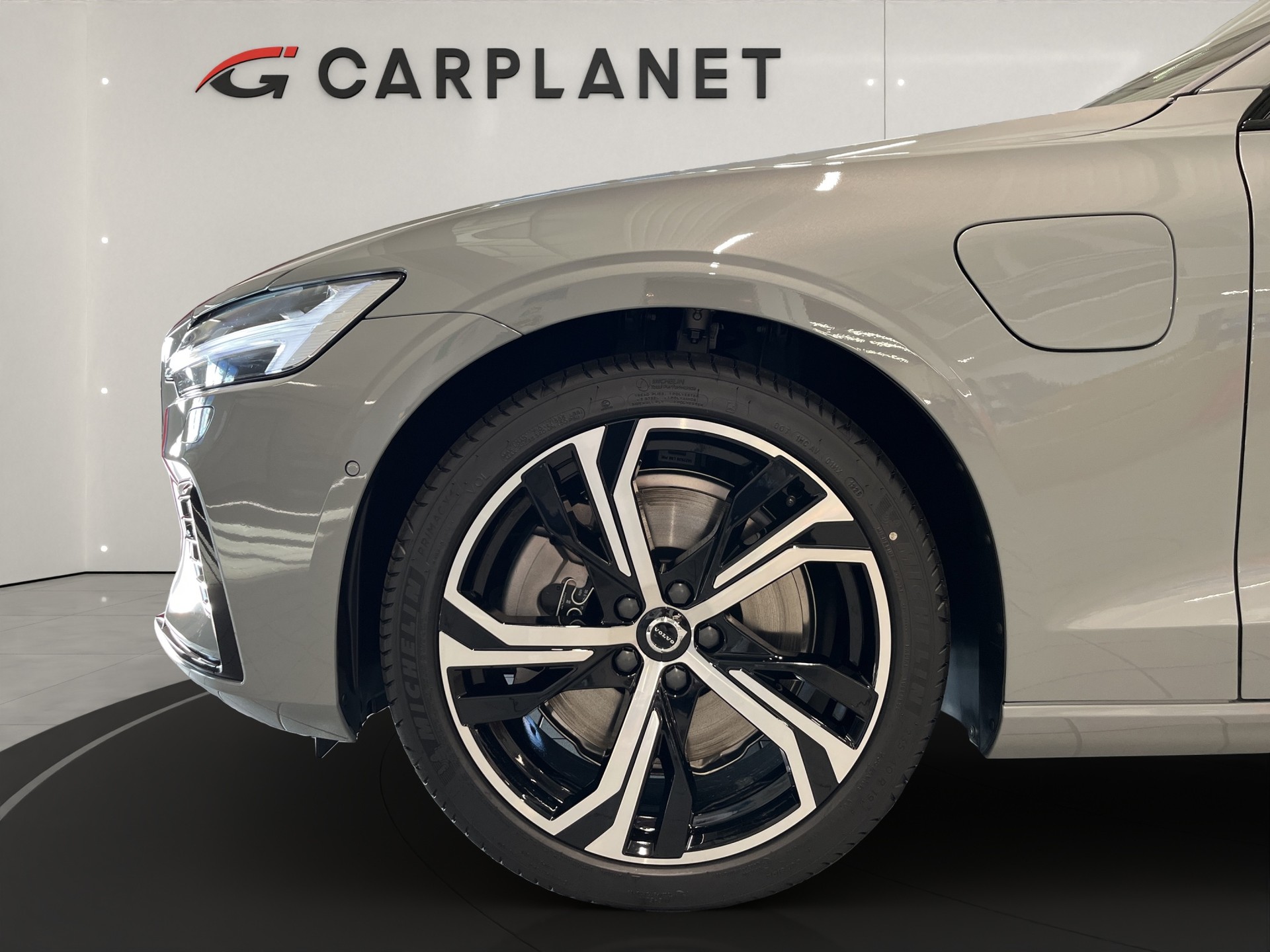 VOLVO V60 2.0 T6 TE Ultra Dark eAWD-image-6