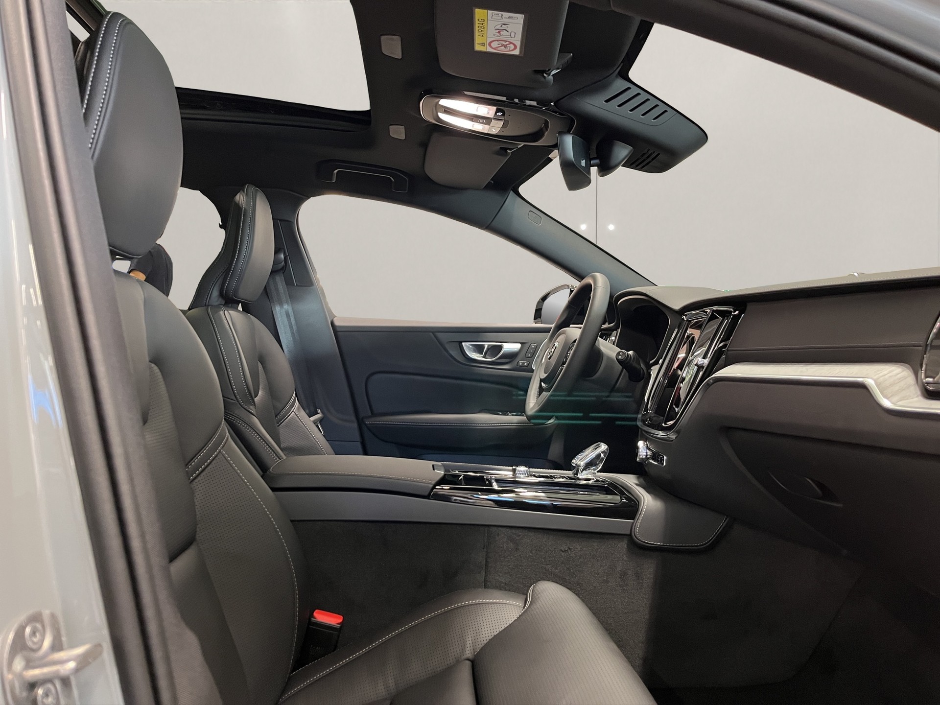 VOLVO V60 2.0 T6 TE Ultra Dark eAWD-image-13