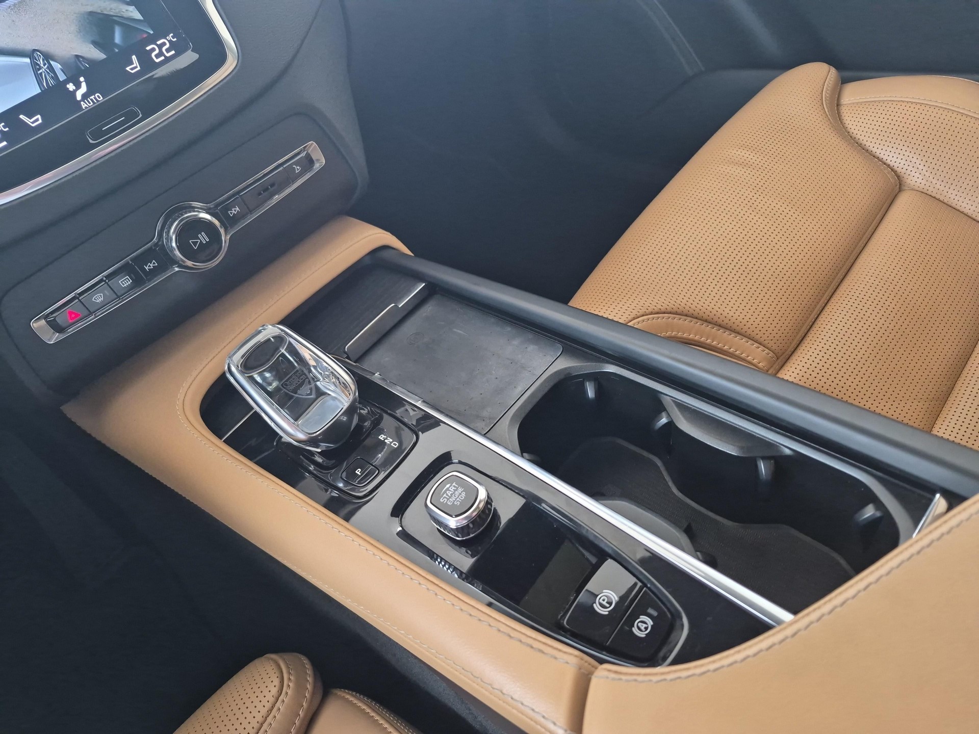 VOLVO XC90 2.0 T8 TE Inscription 7P. eAWD-image-16