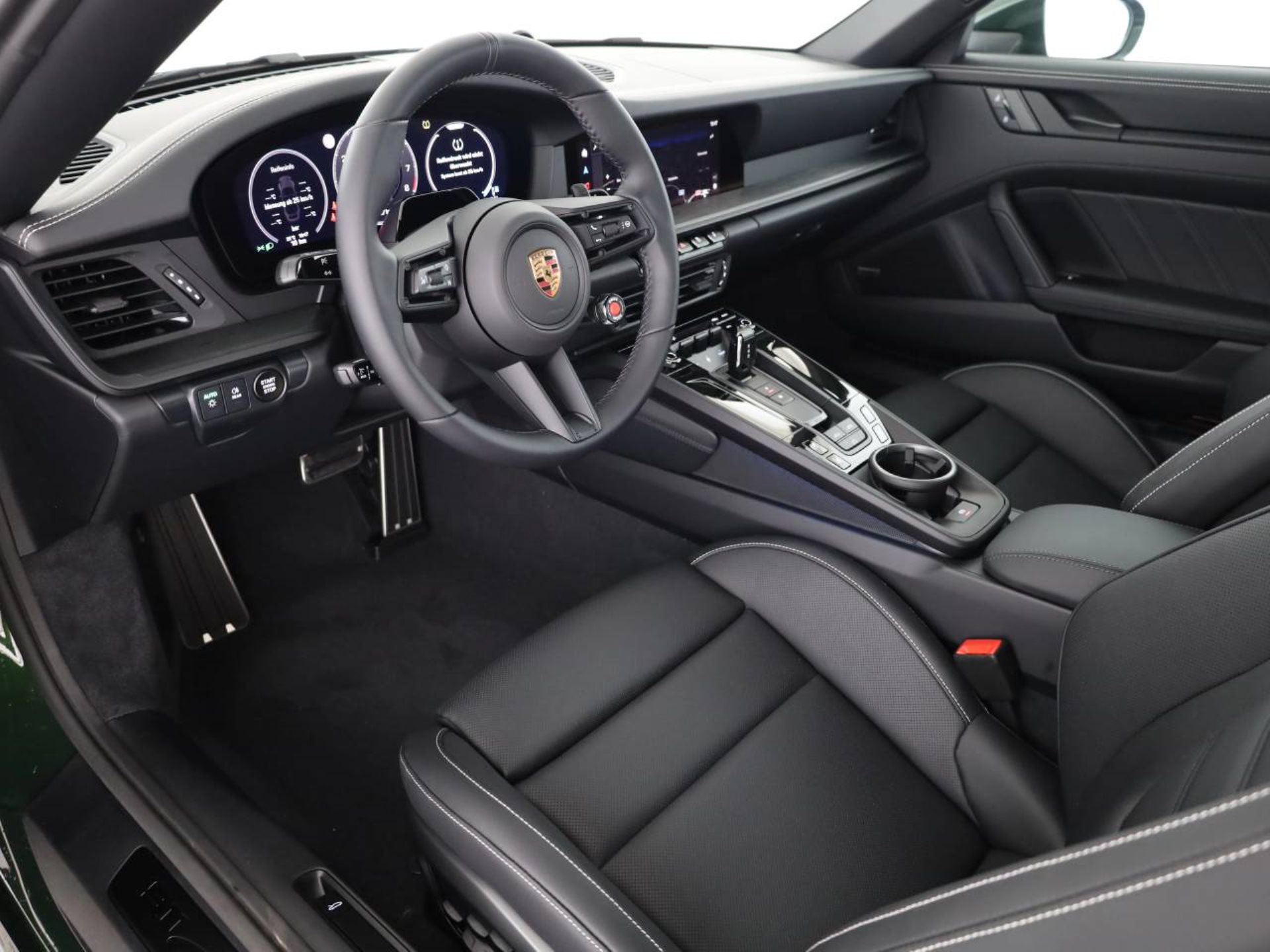 PORSCHE 911 Carrera 4 GTS Cabriolet-image-3