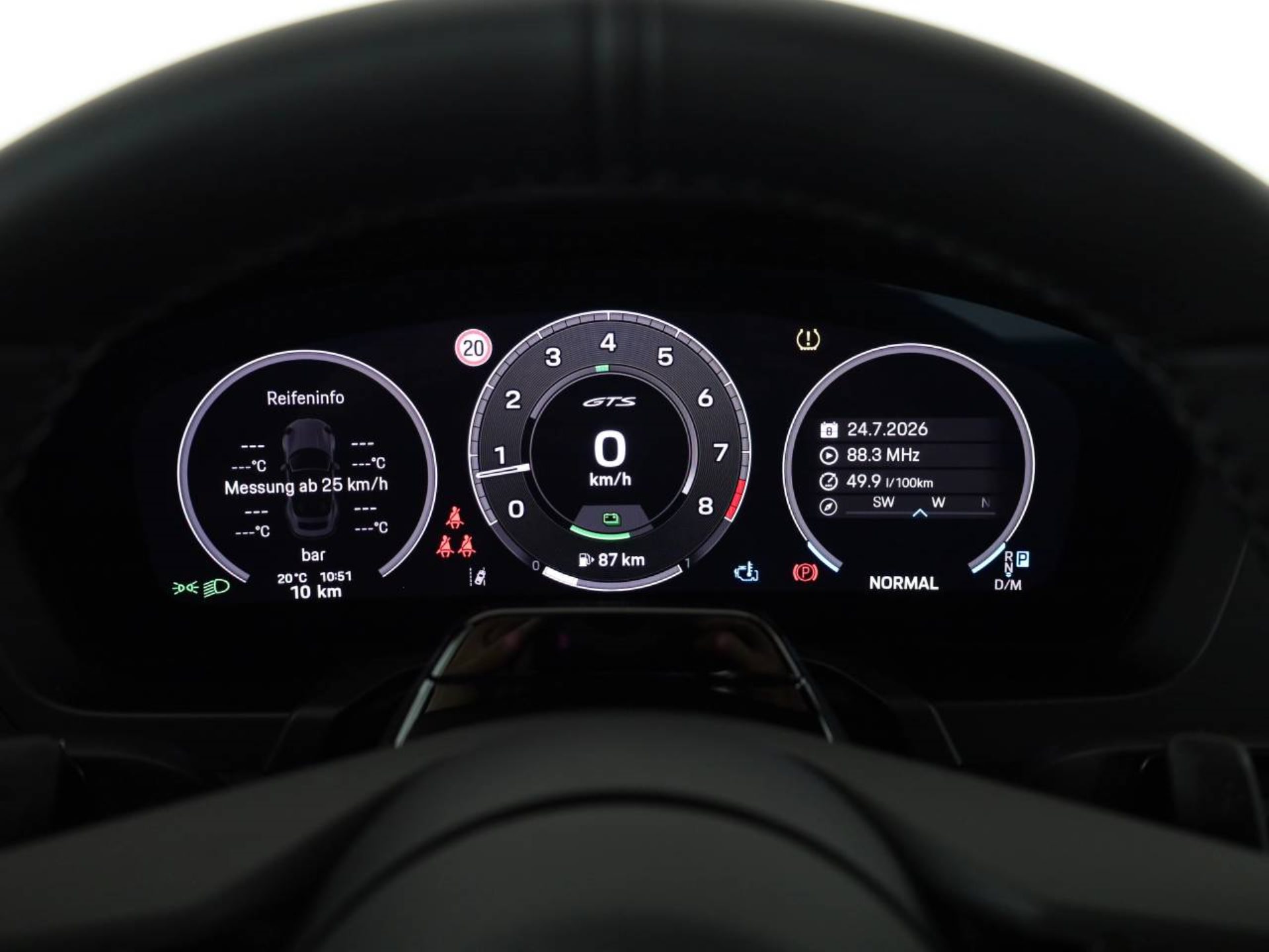 PORSCHE 911 Carrera 4 GTS Cabriolet-image-11