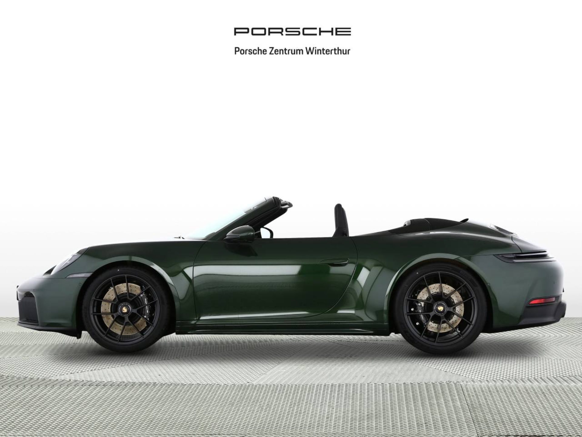 PORSCHE 911 Carrera 4 GTS Cabriolet-image-1