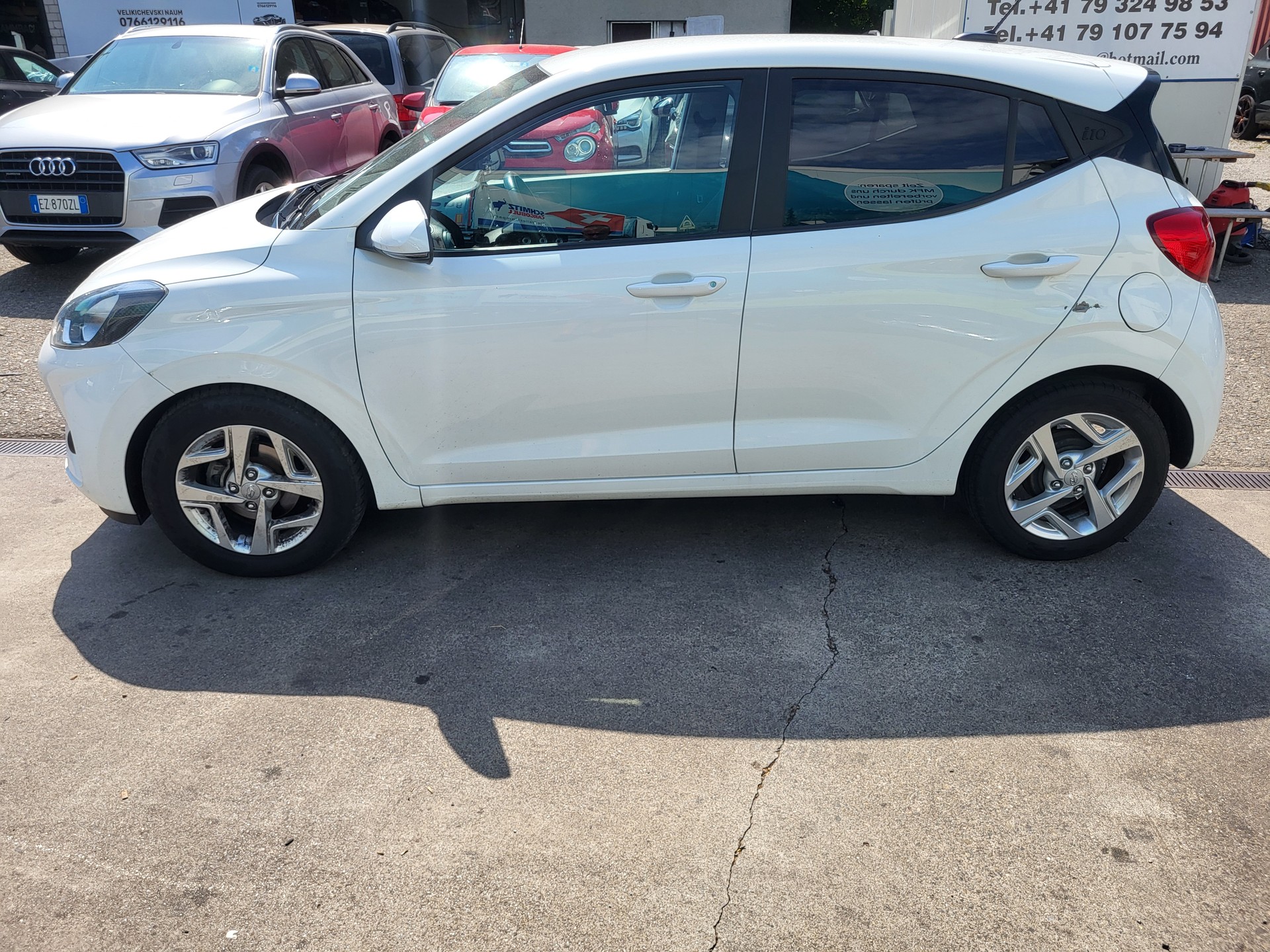 HYUNDAI i10 1.2 Amplia Automat-image-11