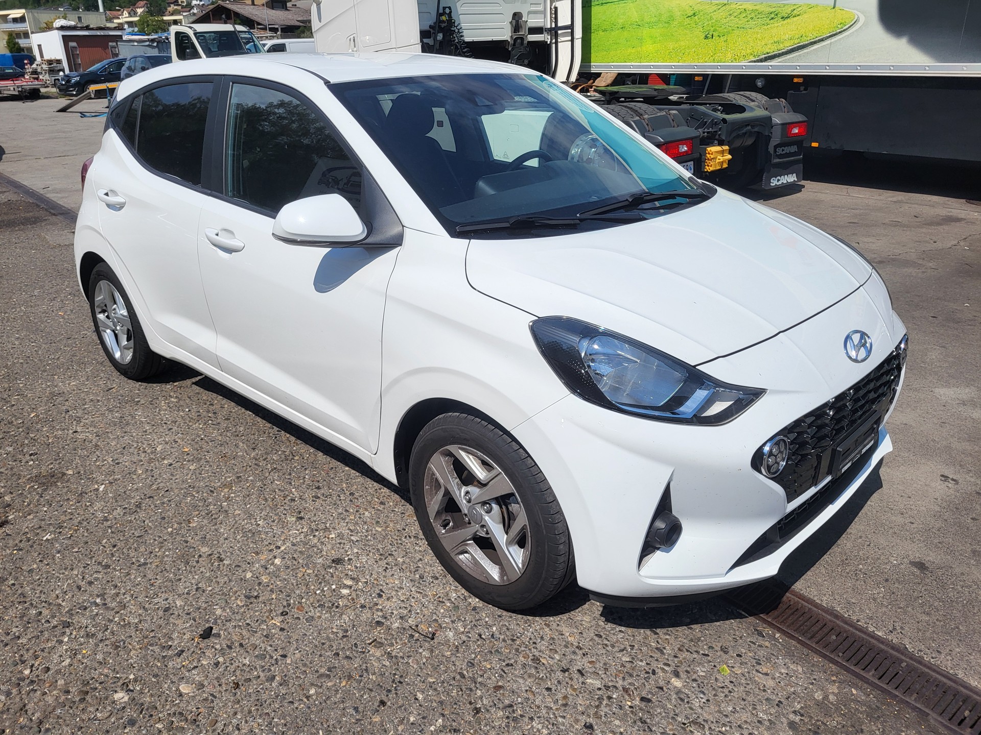 HYUNDAI i10 1.2 Amplia Automat-image-7