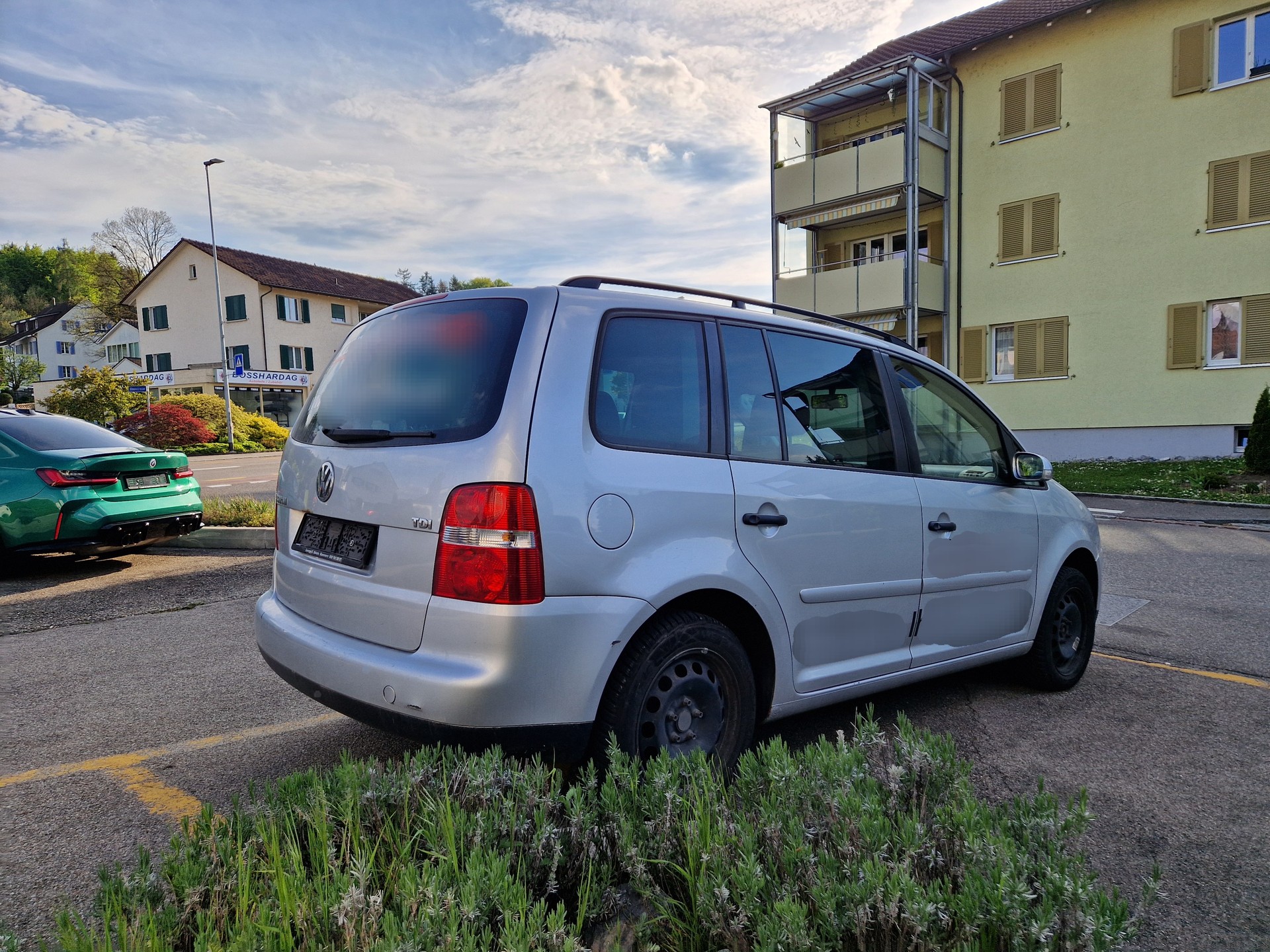 VW Touran 1.9 TDI Trendline-image-2