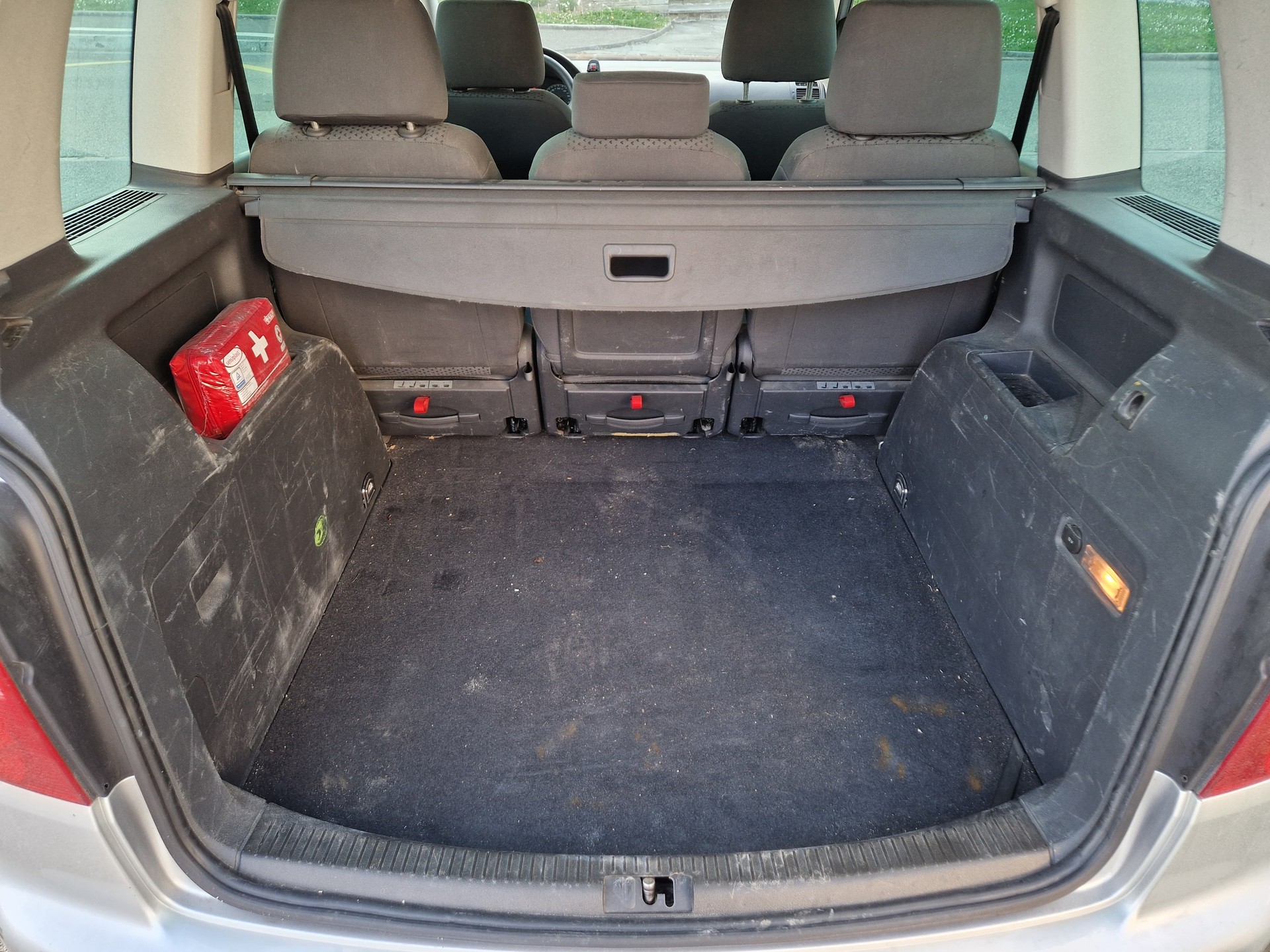 VW Touran 1.9 TDI Trendline-image-4