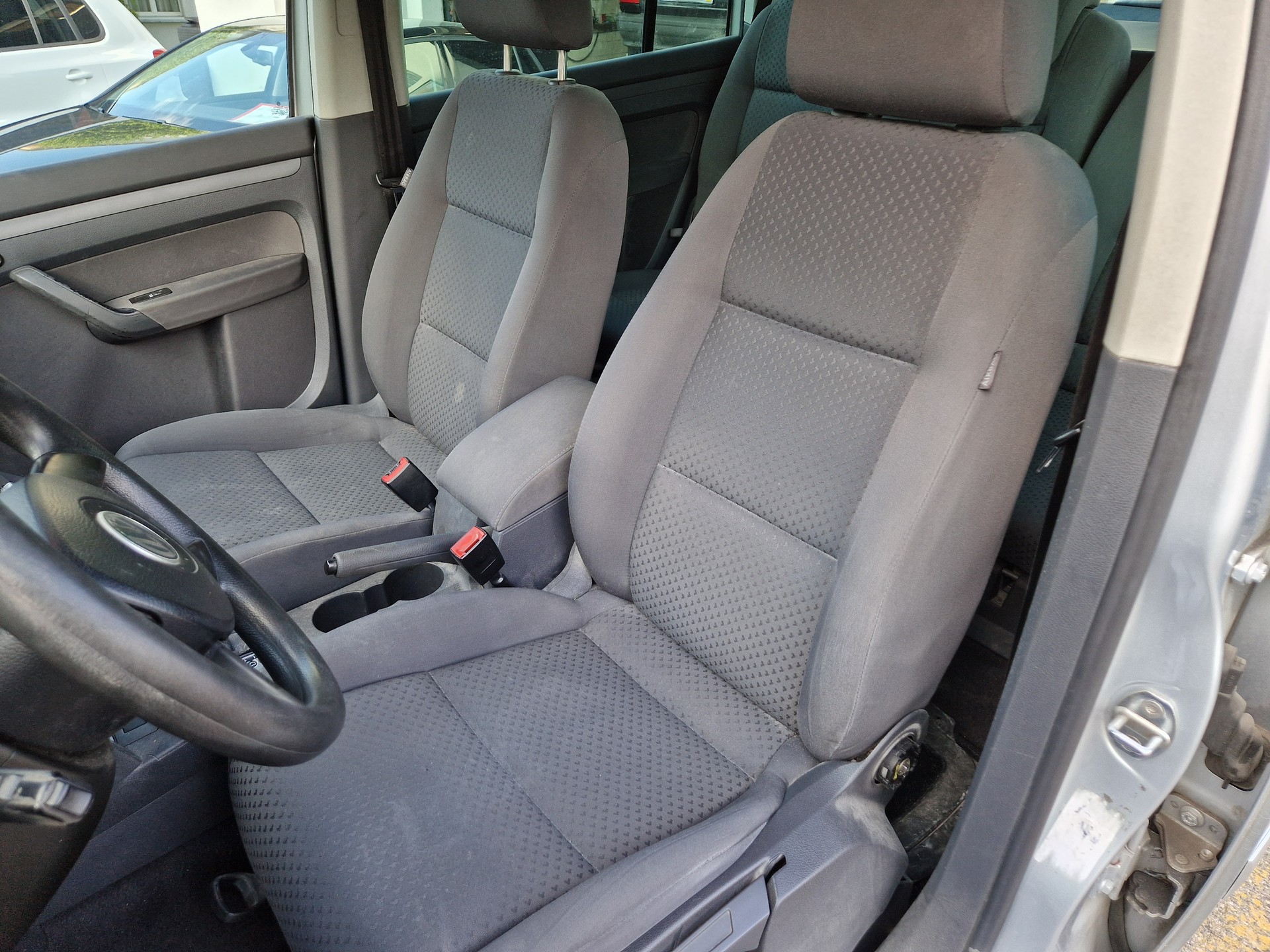 VW Touran 1.9 TDI Trendline-image-6