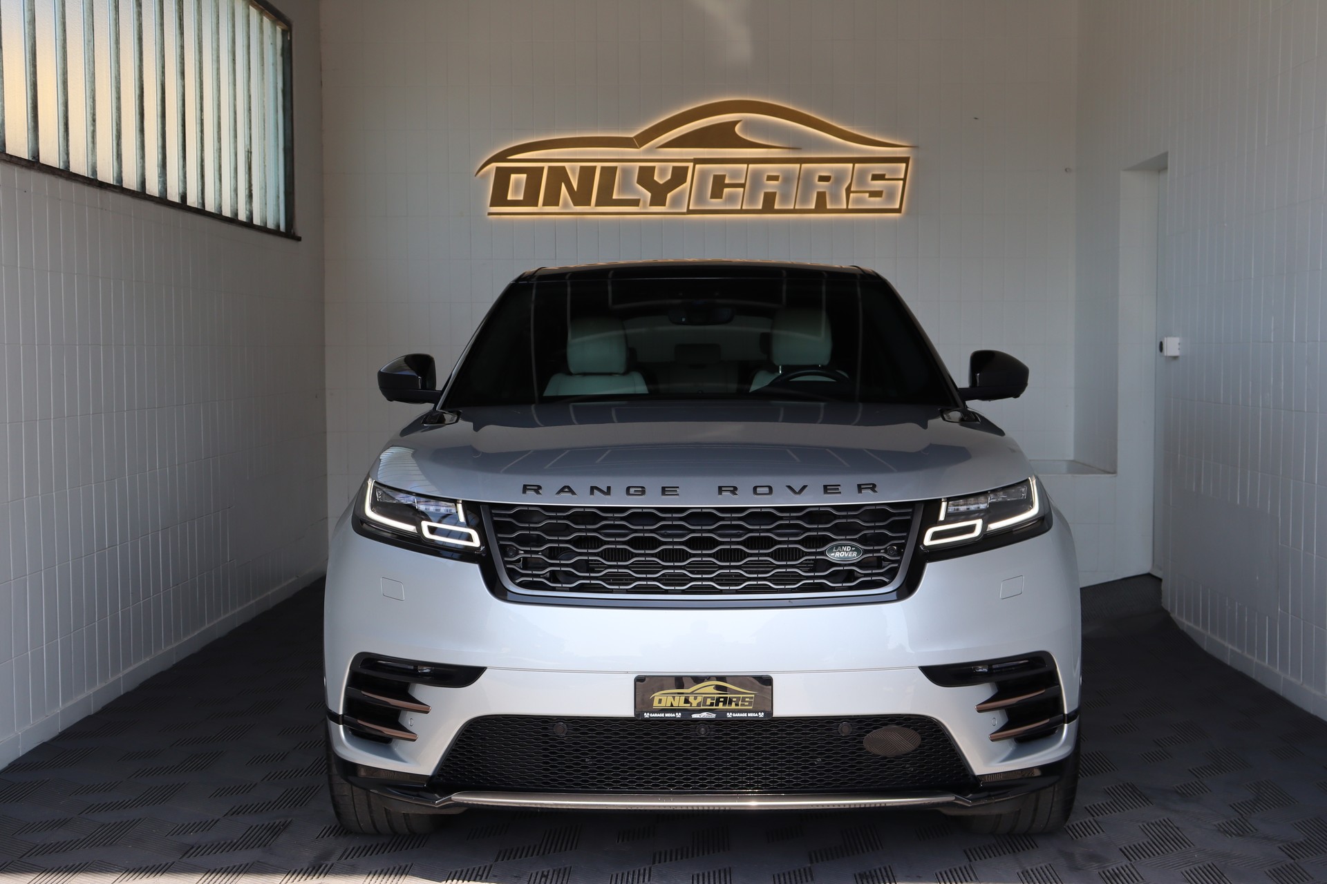 LAND ROVER Range Rover Velar R-Dynamic P 300 HSE Automatic ** FAHRASSISTENZ-PAKET ** 360-GRAD PARK-PAKET ** CH-FAHRZEUG **-showroom-element-1