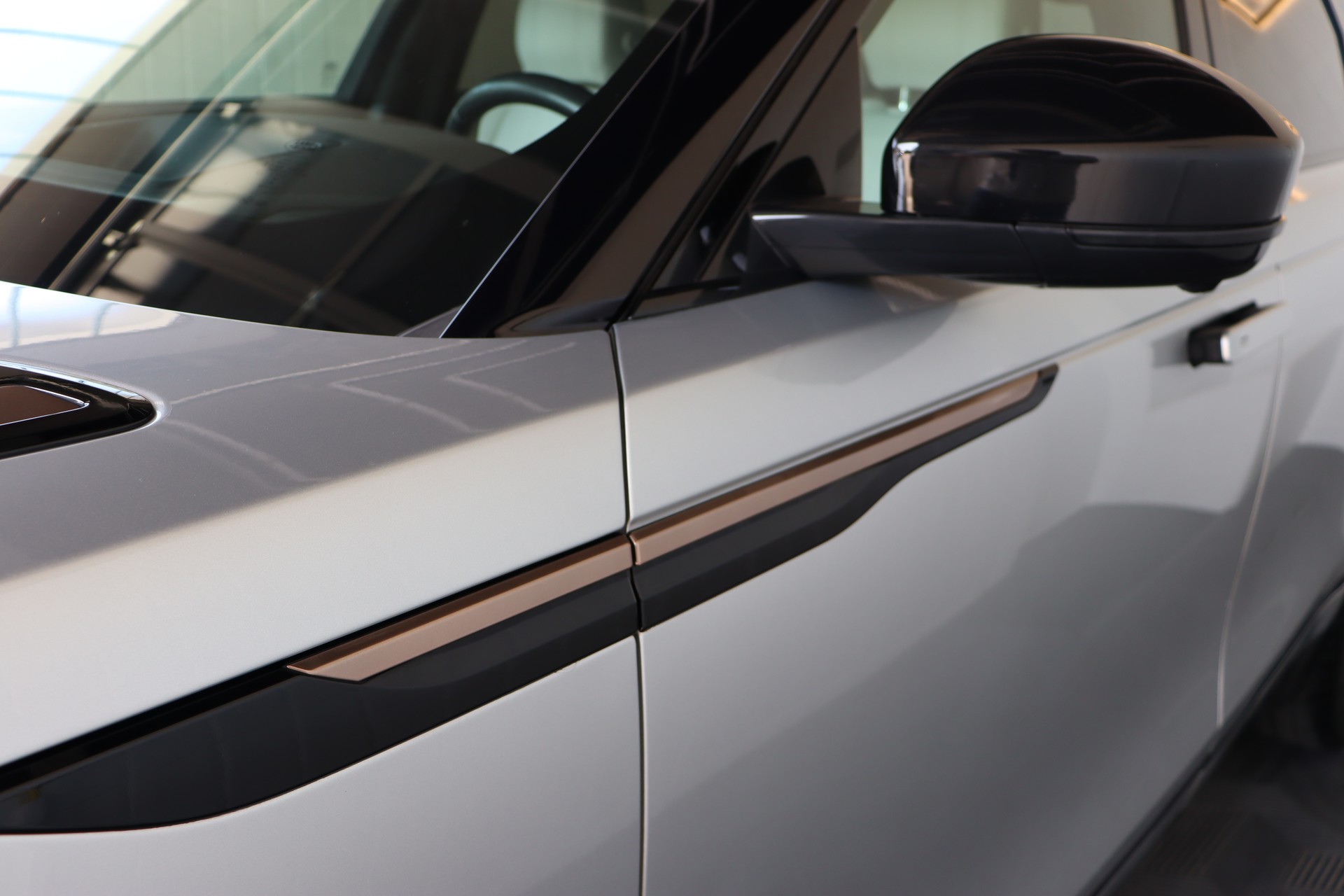 LAND ROVER Range Rover Velar R-Dynamic P 300 HSE Automatic ** FAHRASSISTENZ-PAKET ** 360-GRAD PARK-PAKET ** CH-FAHRZEUG **-image-5