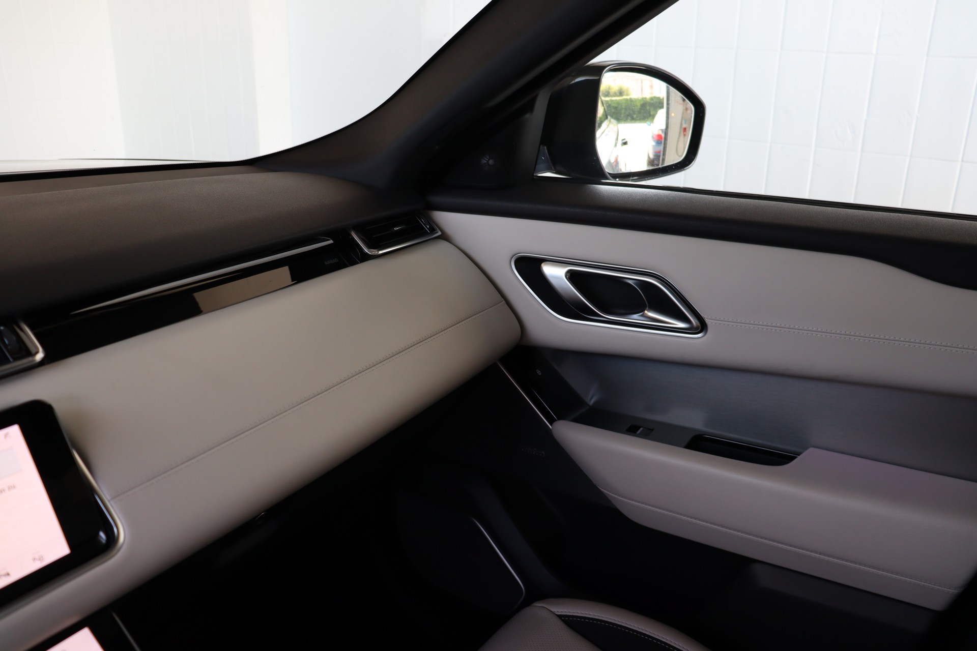 LAND ROVER Range Rover Velar R-Dynamic P 300 HSE Automatic ** FAHRASSISTENZ-PAKET ** 360-GRAD PARK-PAKET ** CH-FAHRZEUG **-image-26