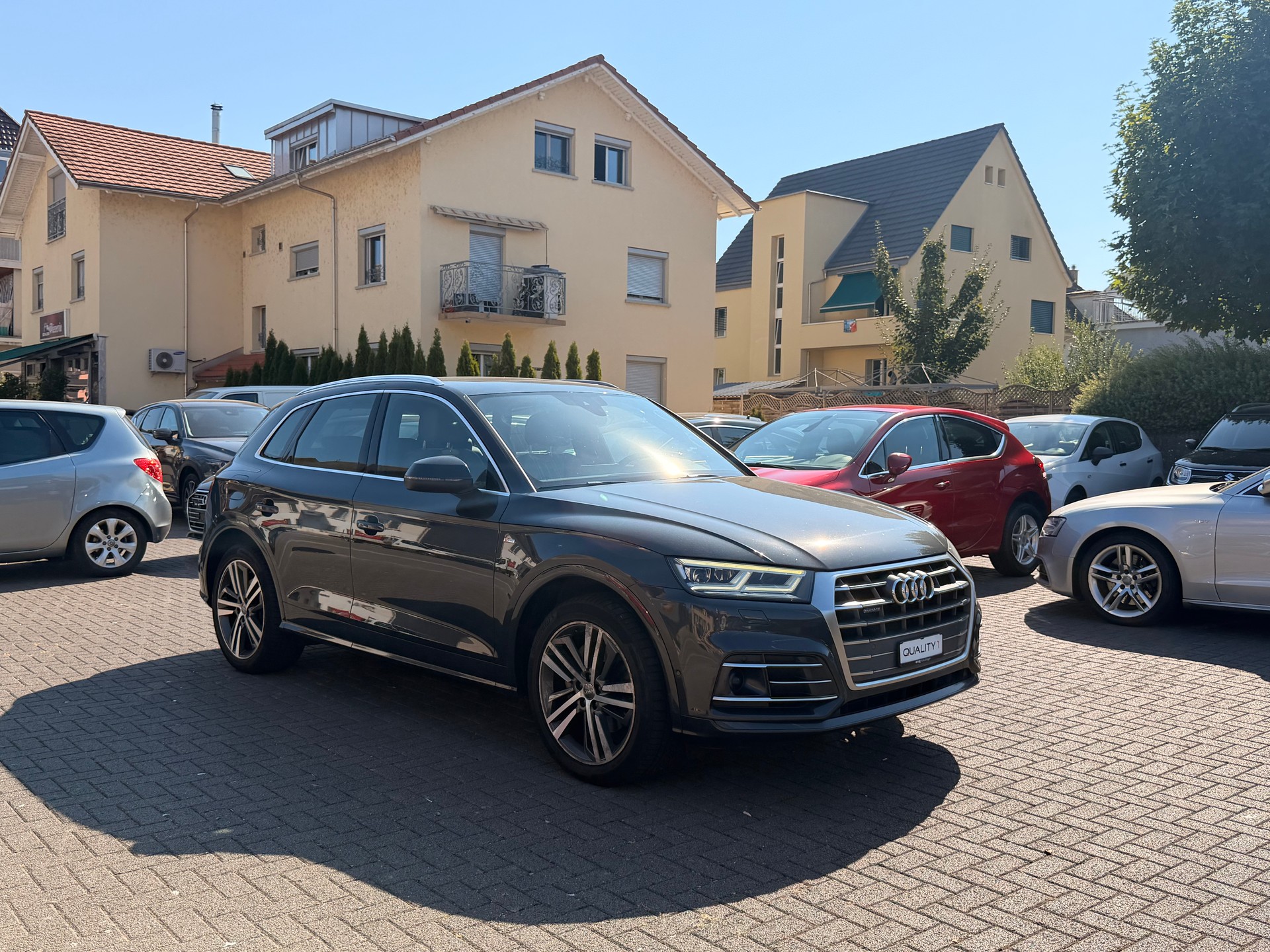 AUDI Q5 2.0 TDI quattro S-tronic S-Line-image-6