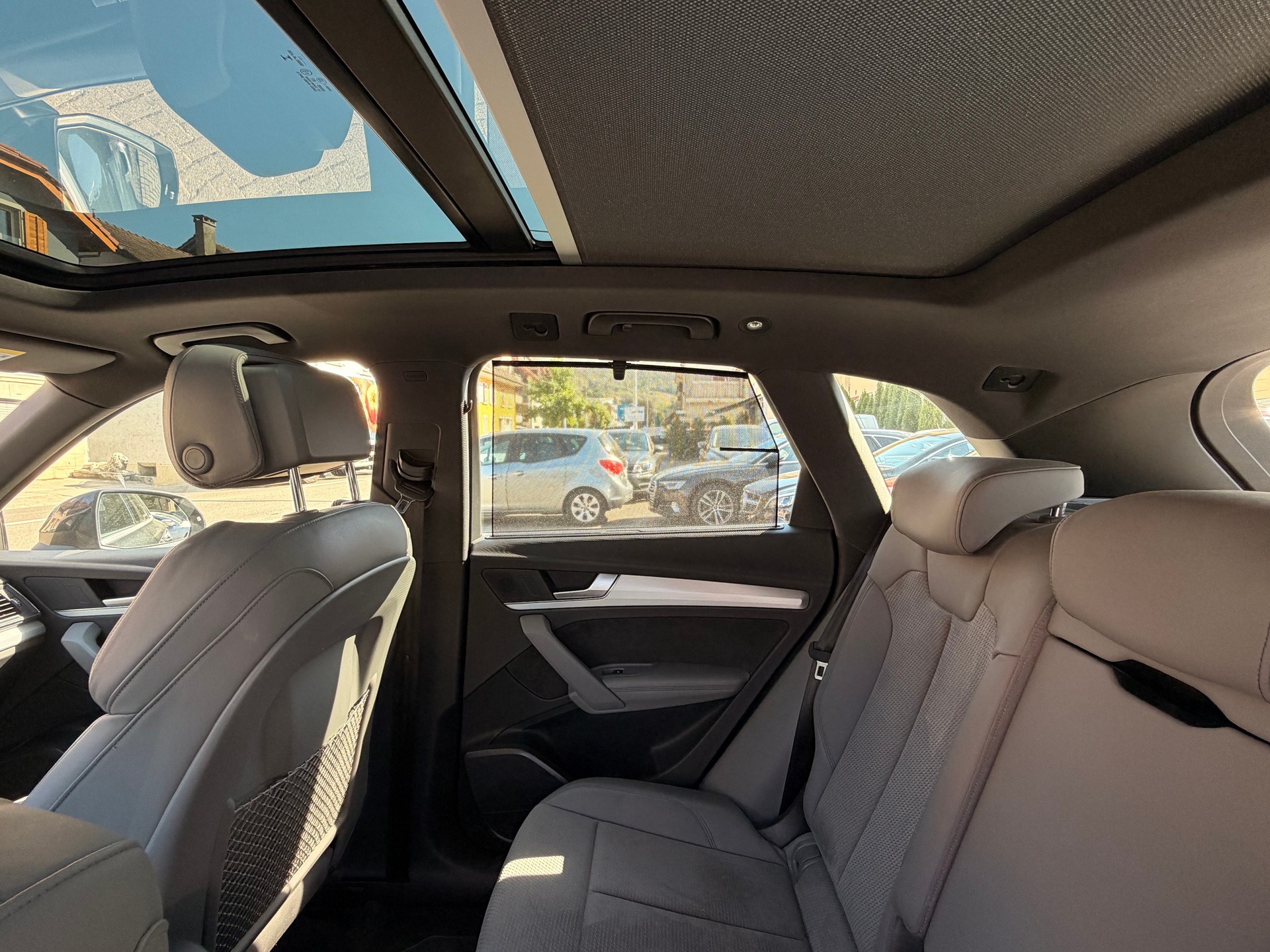 AUDI Q5 2.0 TDI quattro S-tronic S-Line-image-14