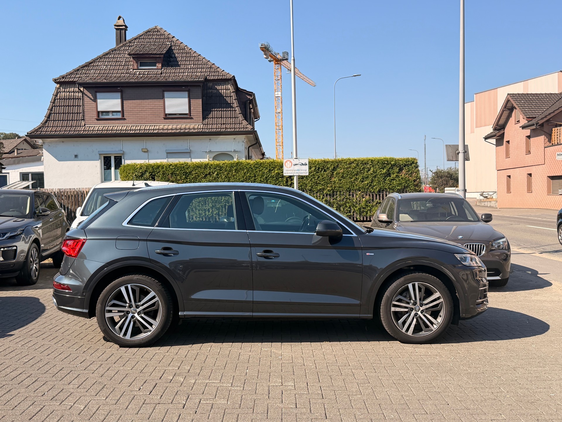 AUDI Q5 2.0 TDI quattro S-tronic S-Line-image-1