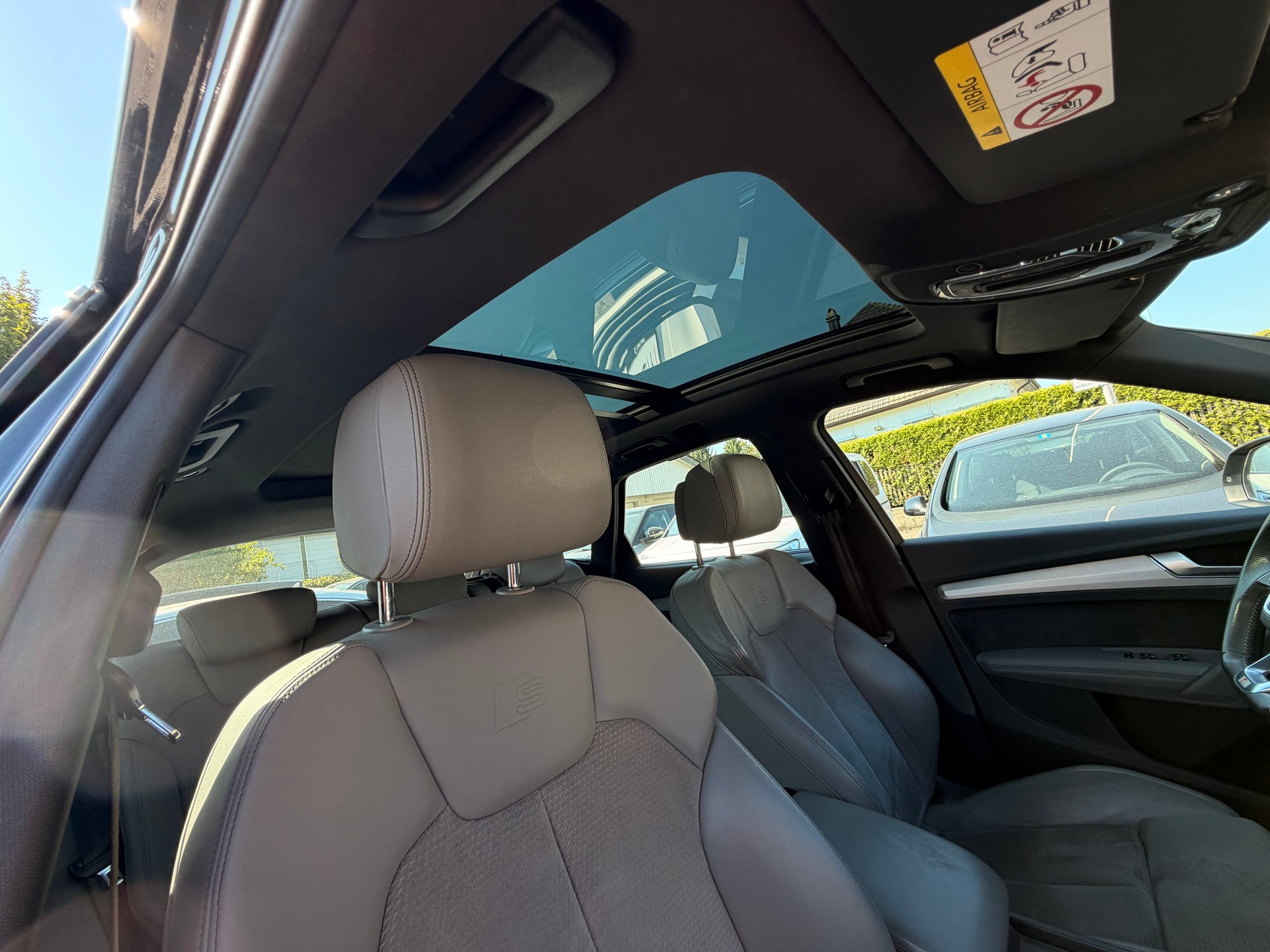 AUDI Q5 2.0 TDI quattro S-tronic S-Line-image-15
