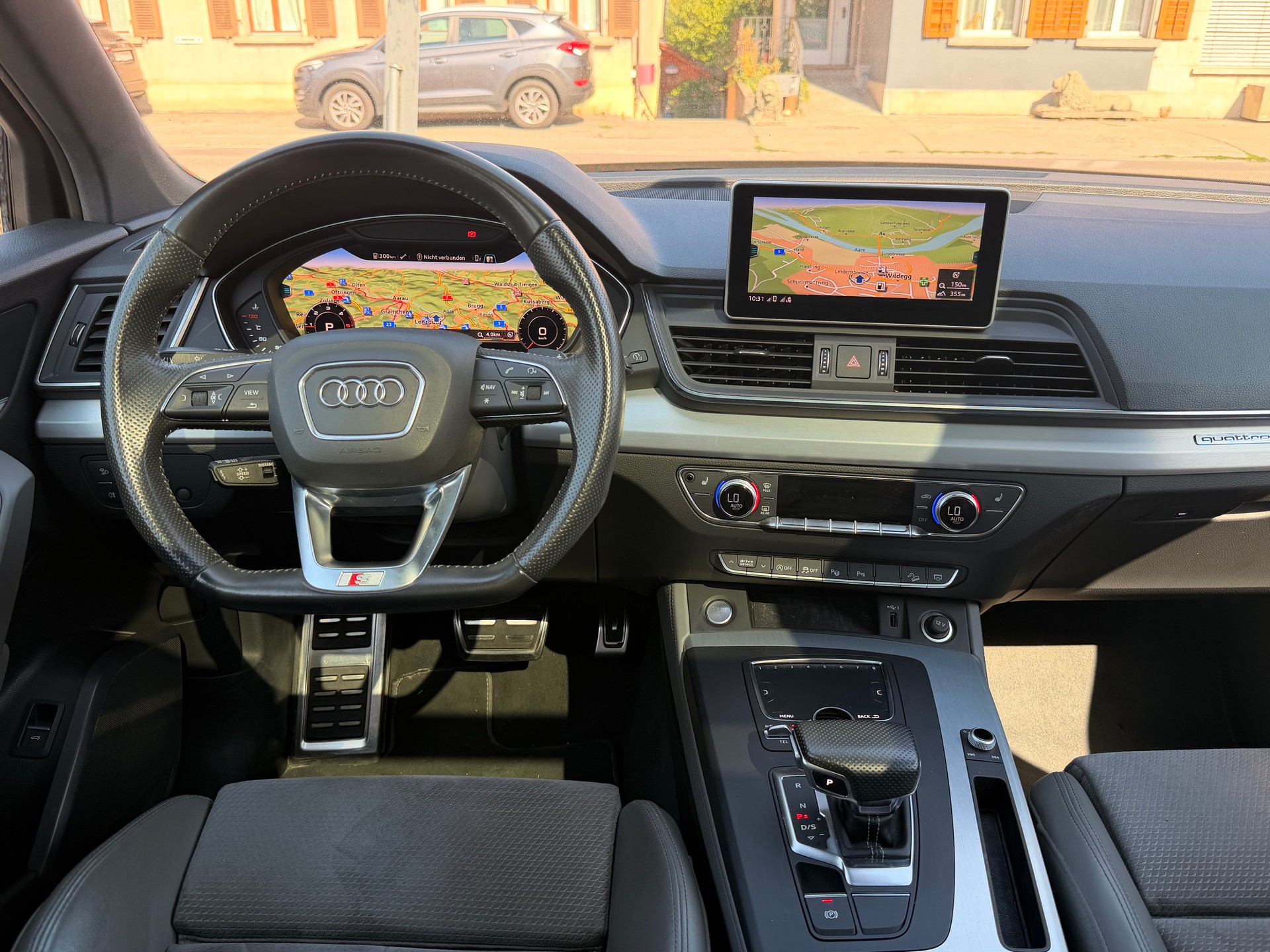 AUDI Q5 2.0 TDI quattro S-tronic S-Line-image-19