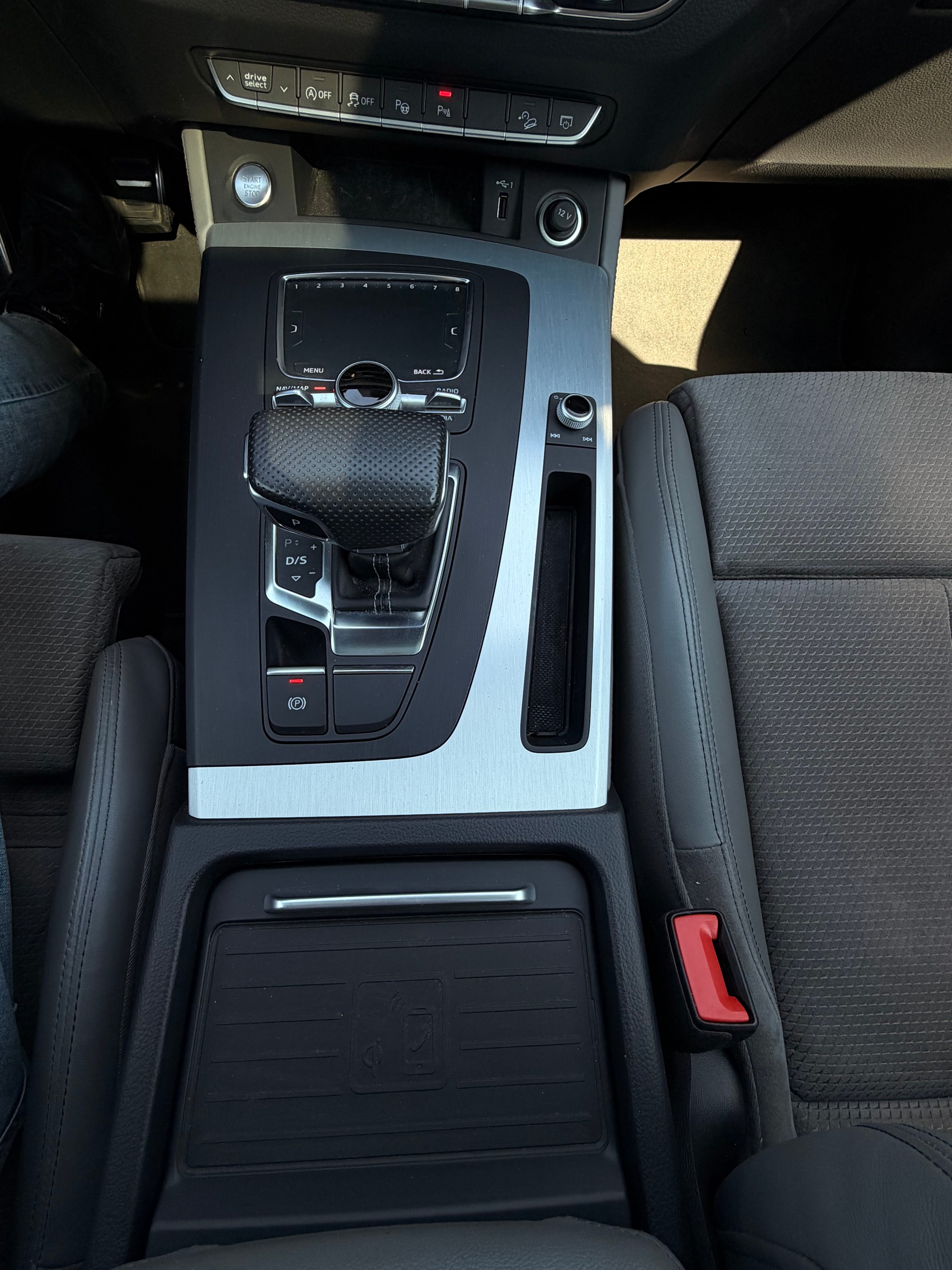 AUDI Q5 2.0 TDI quattro S-tronic S-Line-image-10