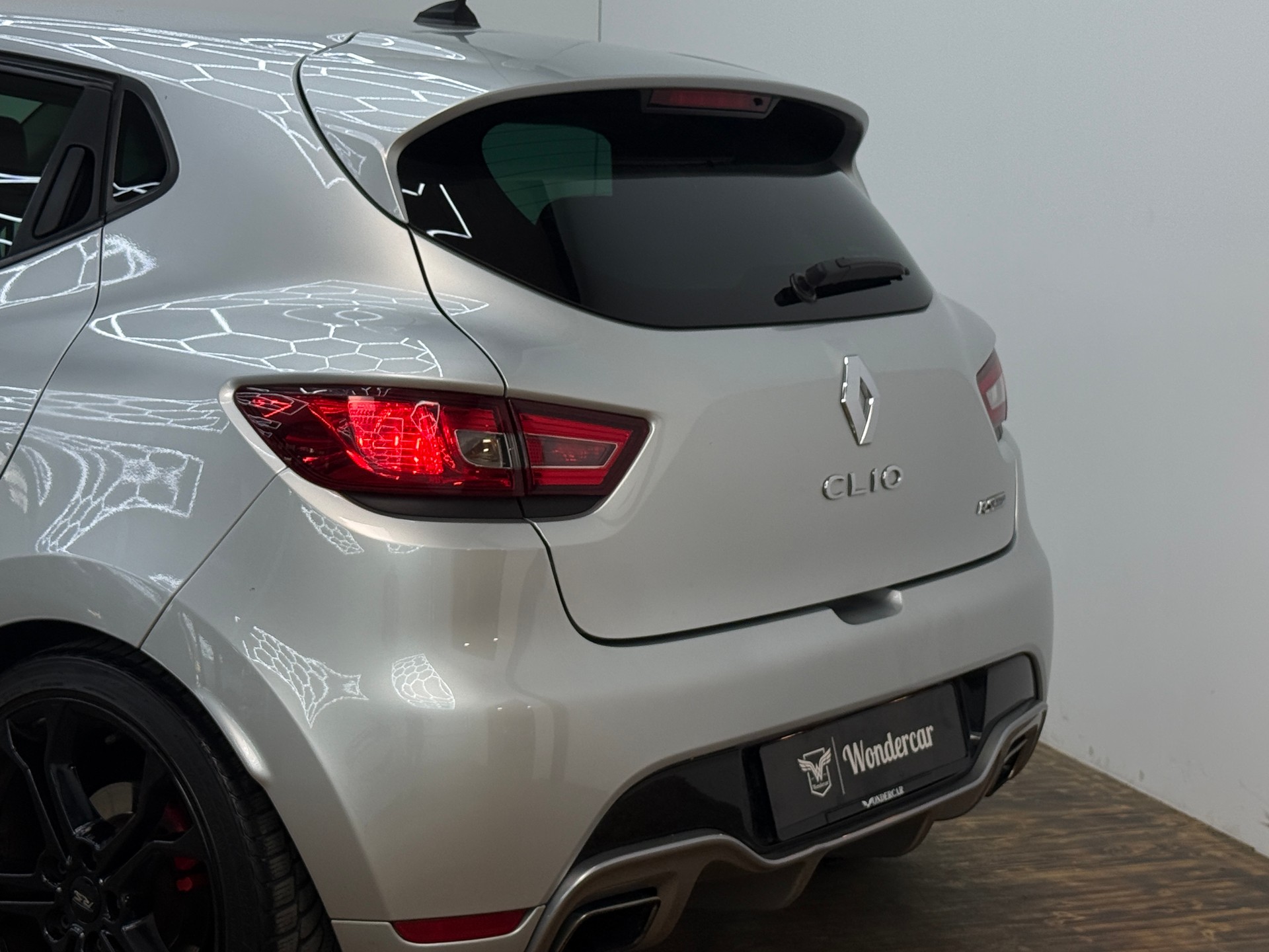 RENAULT Clio 1.6 T RS 200 EDC-image-10