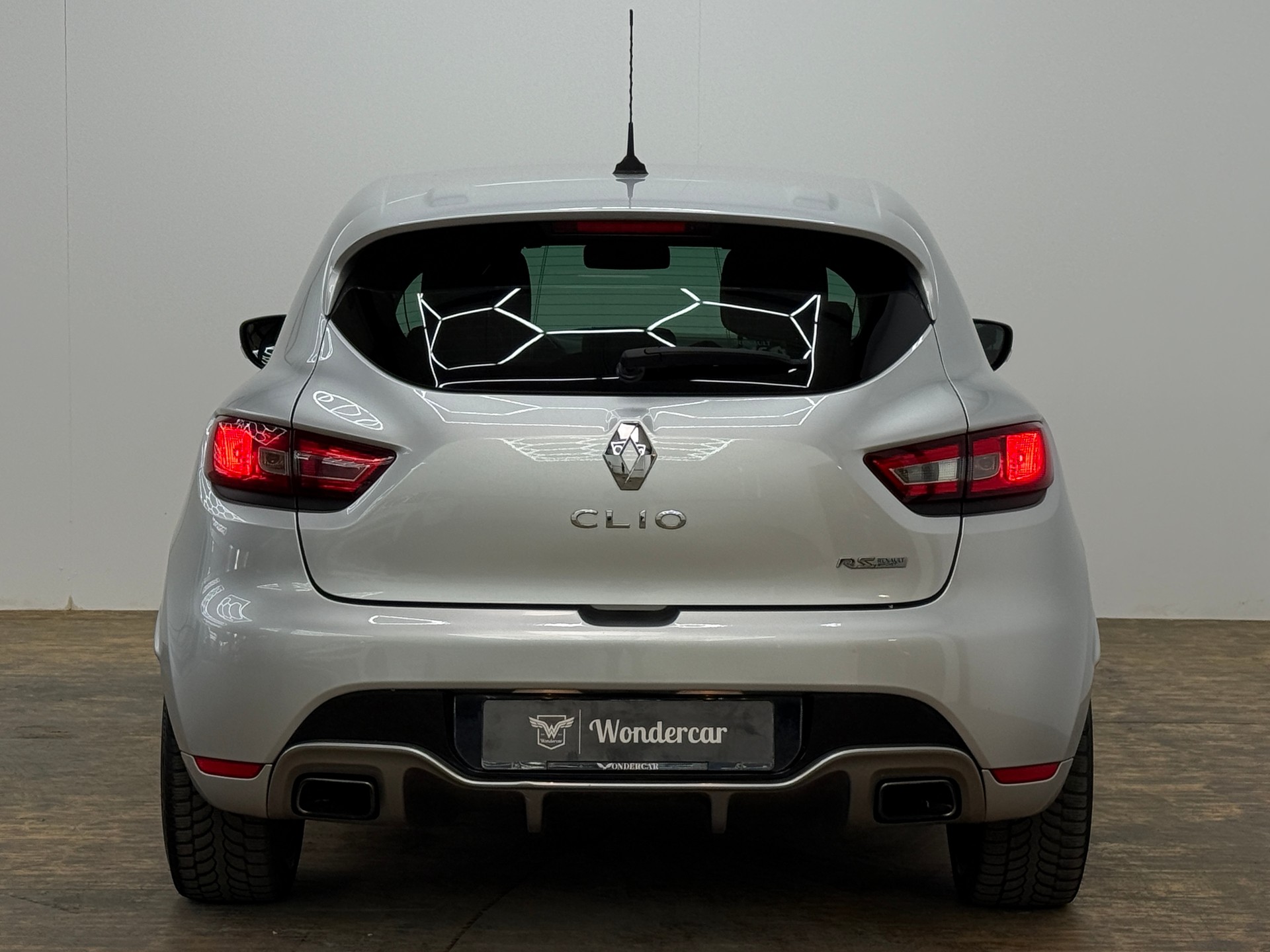 RENAULT Clio 1.6 T RS 200 EDC-image-11