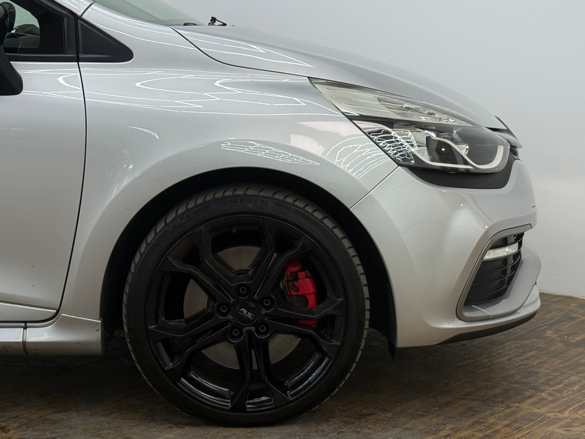 RENAULT Clio 1.6 T RS 200 EDC-image-17