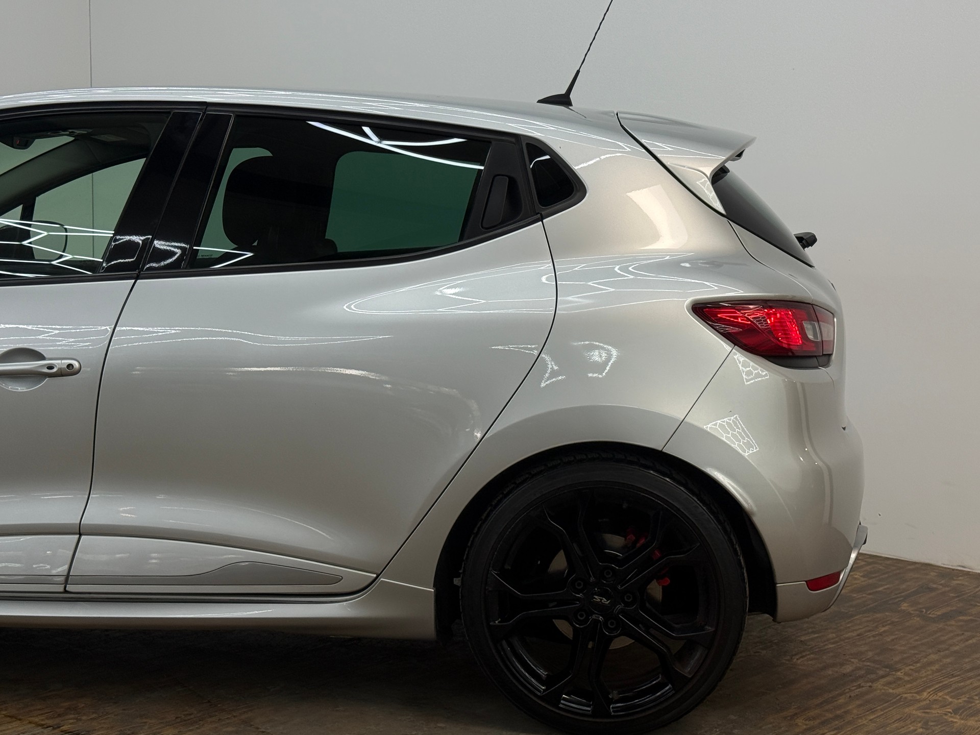 RENAULT Clio 1.6 T RS 200 EDC-image-7