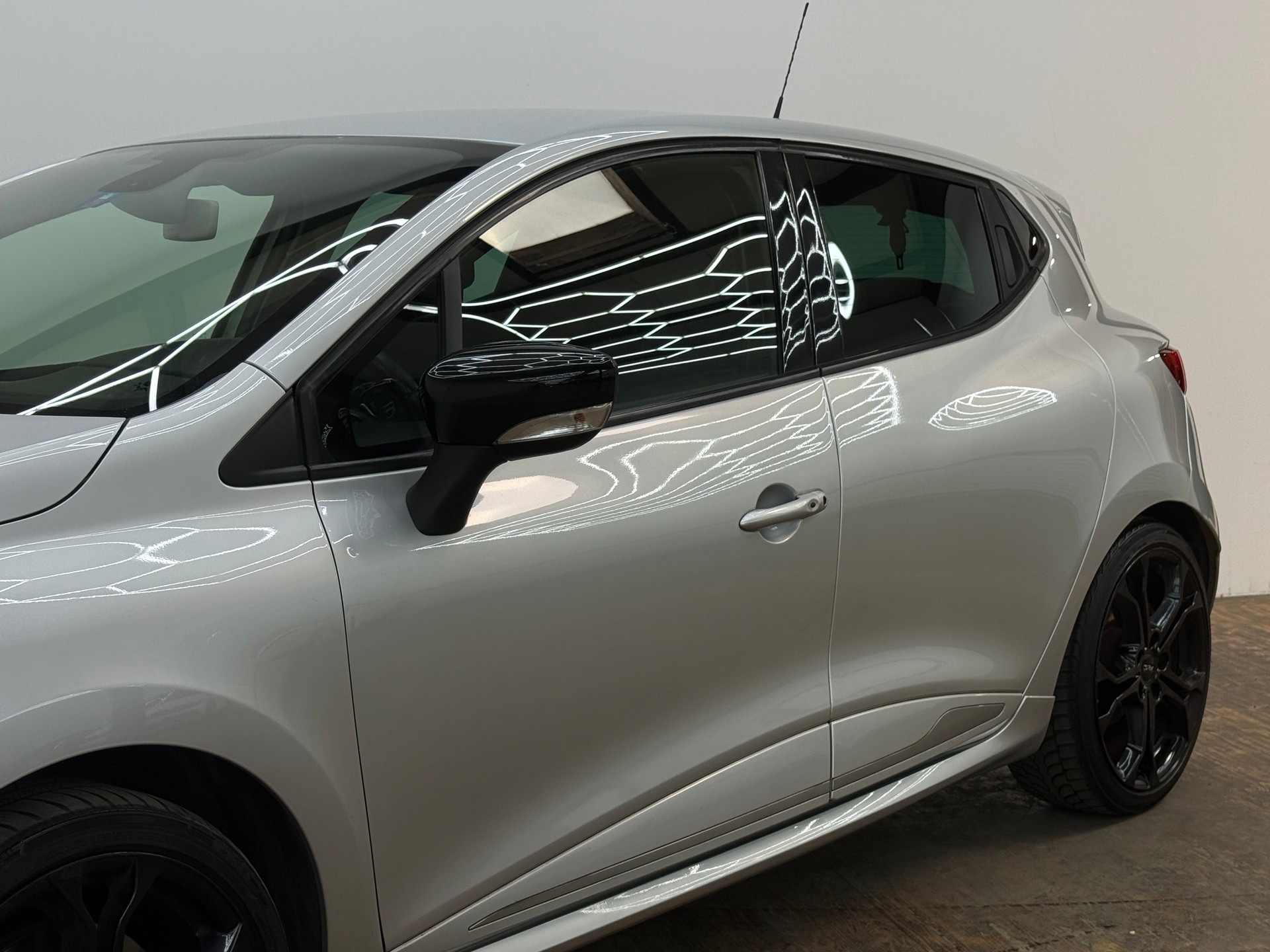 RENAULT Clio 1.6 T RS 200 EDC-image-6