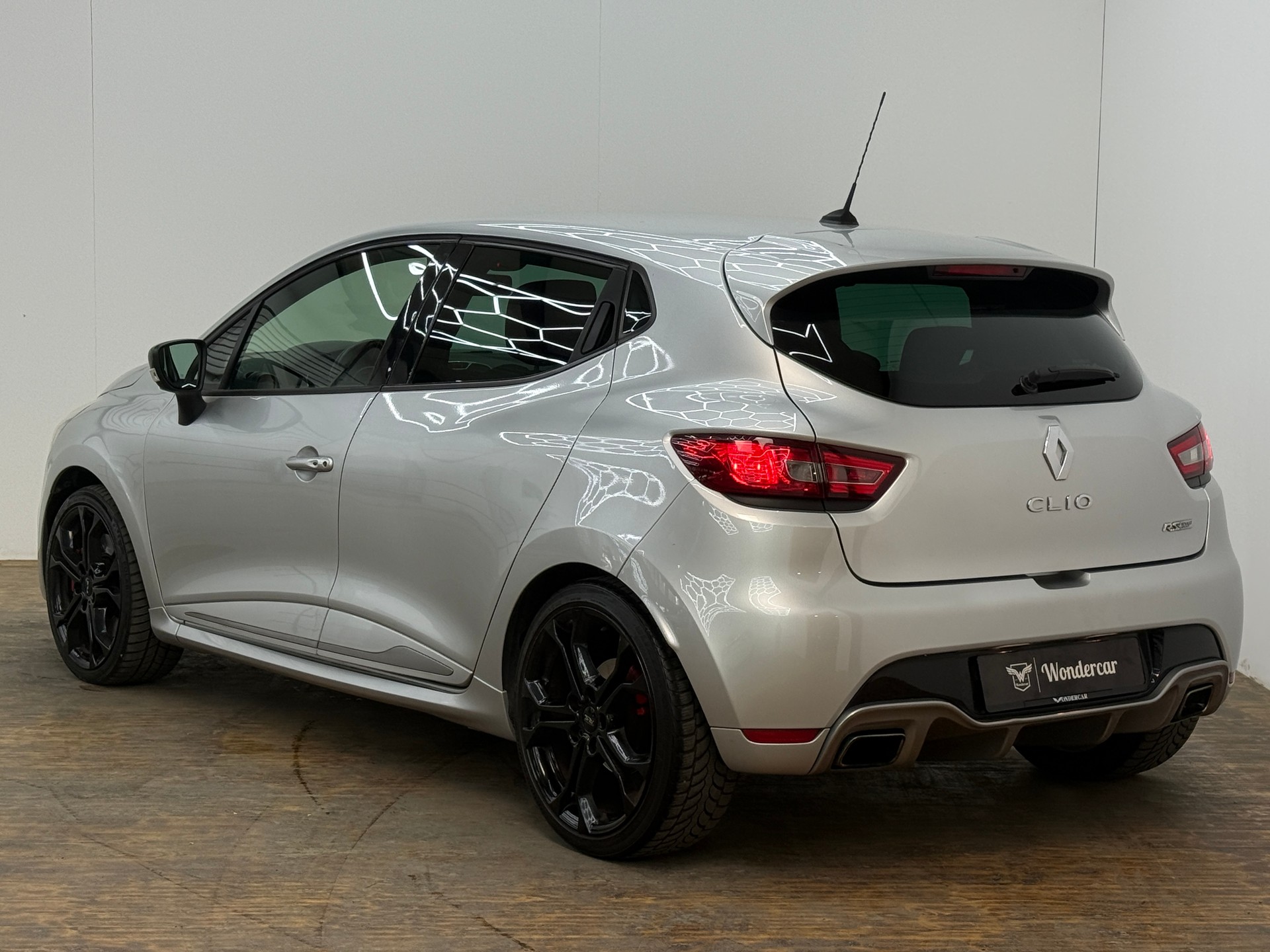 RENAULT Clio 1.6 T RS 200 EDC-image-9