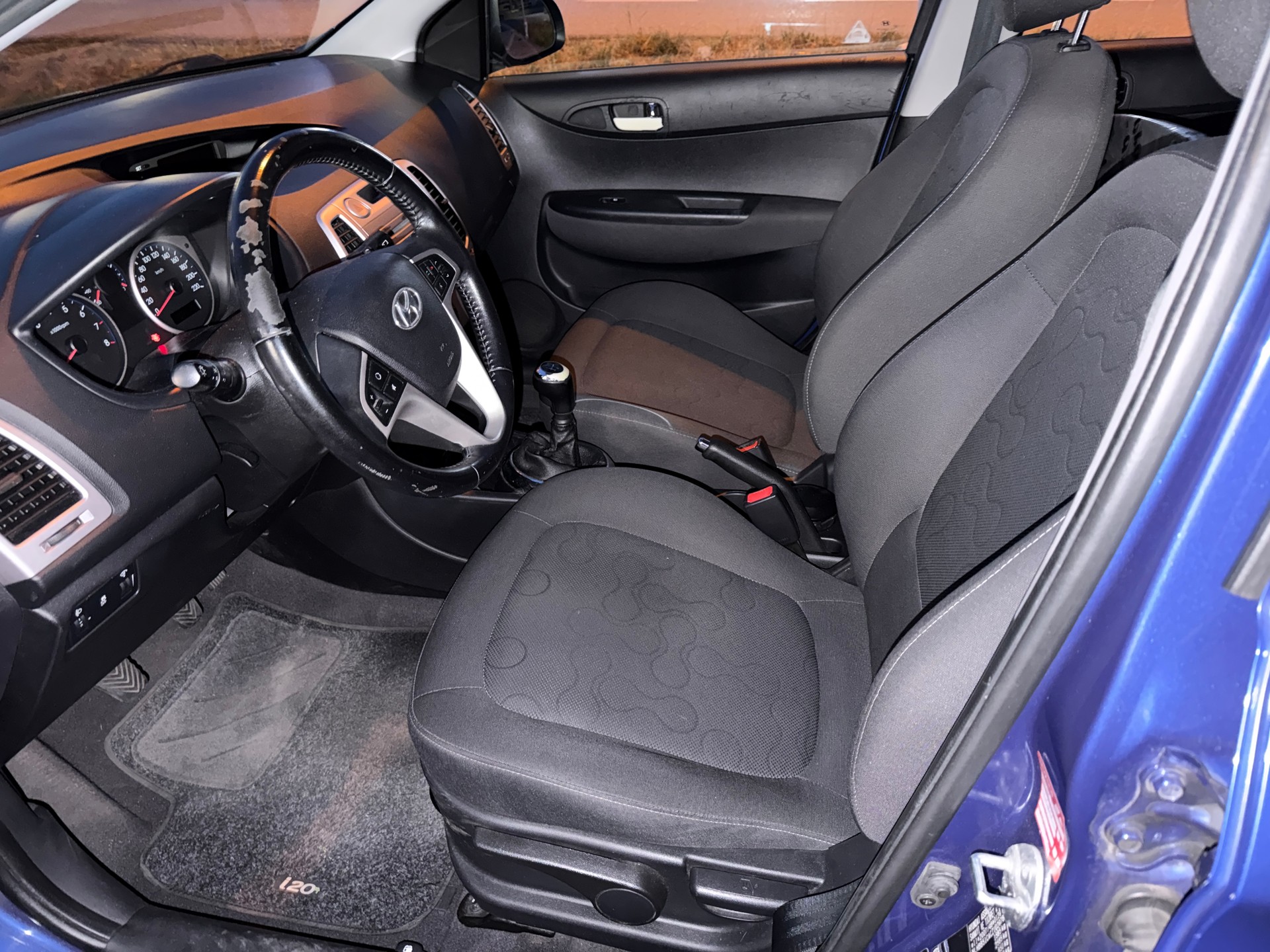 HYUNDAI i20 1.4 Style-image-11