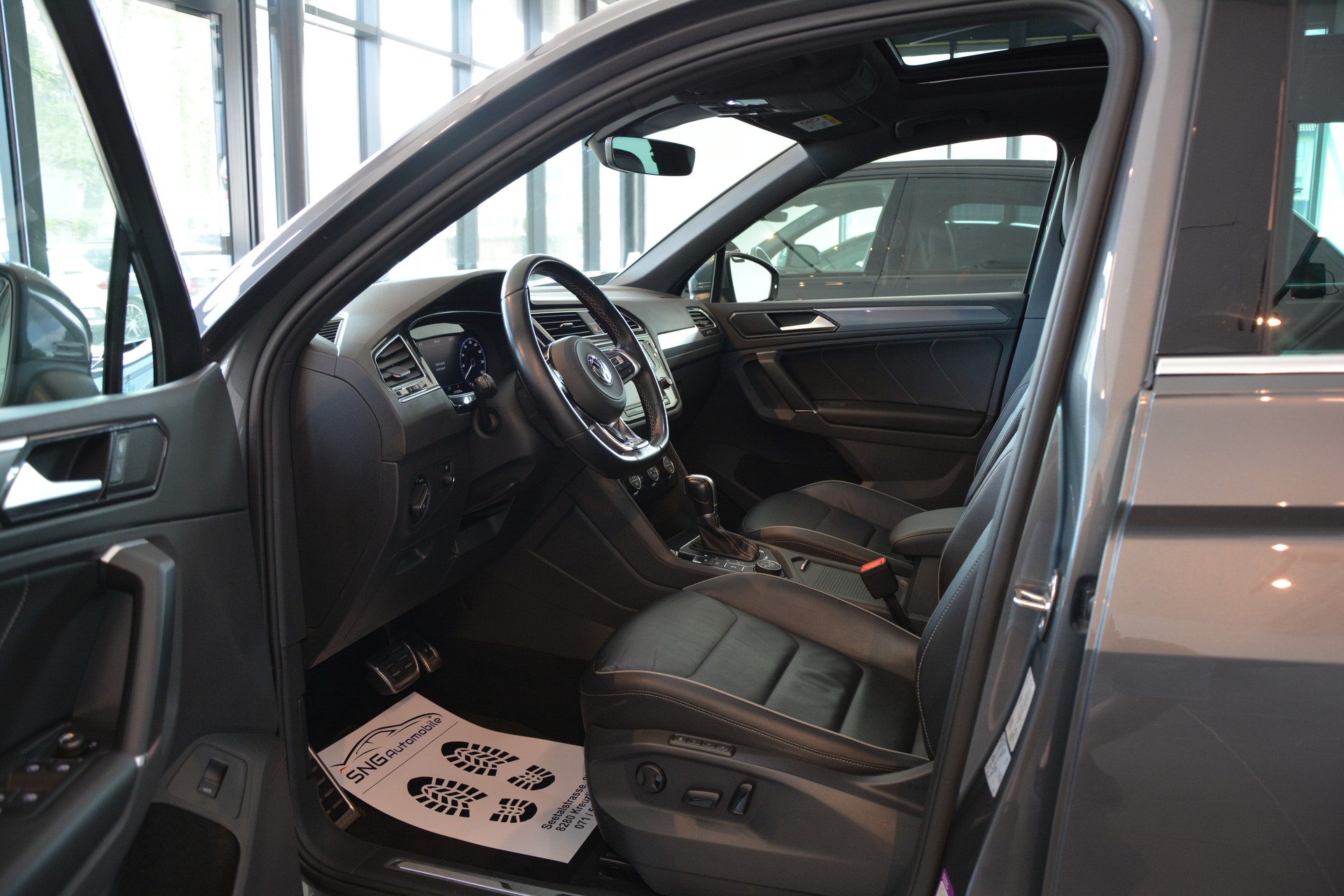 VW Tiguan 2.0 TDI SCR Highline 4Motion DSG R-Line-image-8