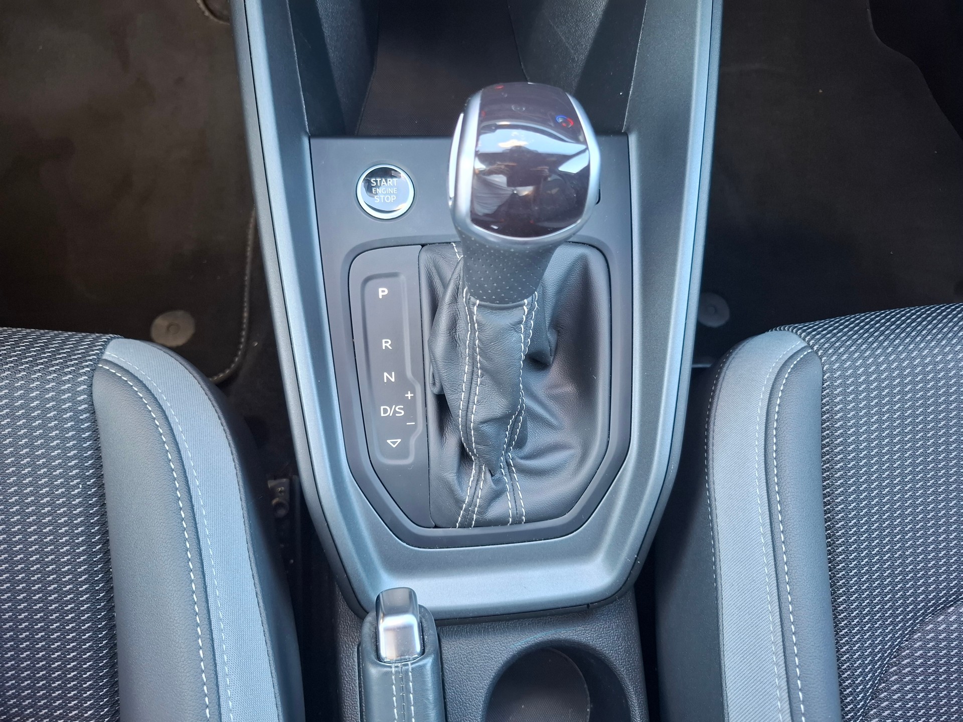 AUDI A1 Sportback 30 TFSI advanced S-tronic-image-11