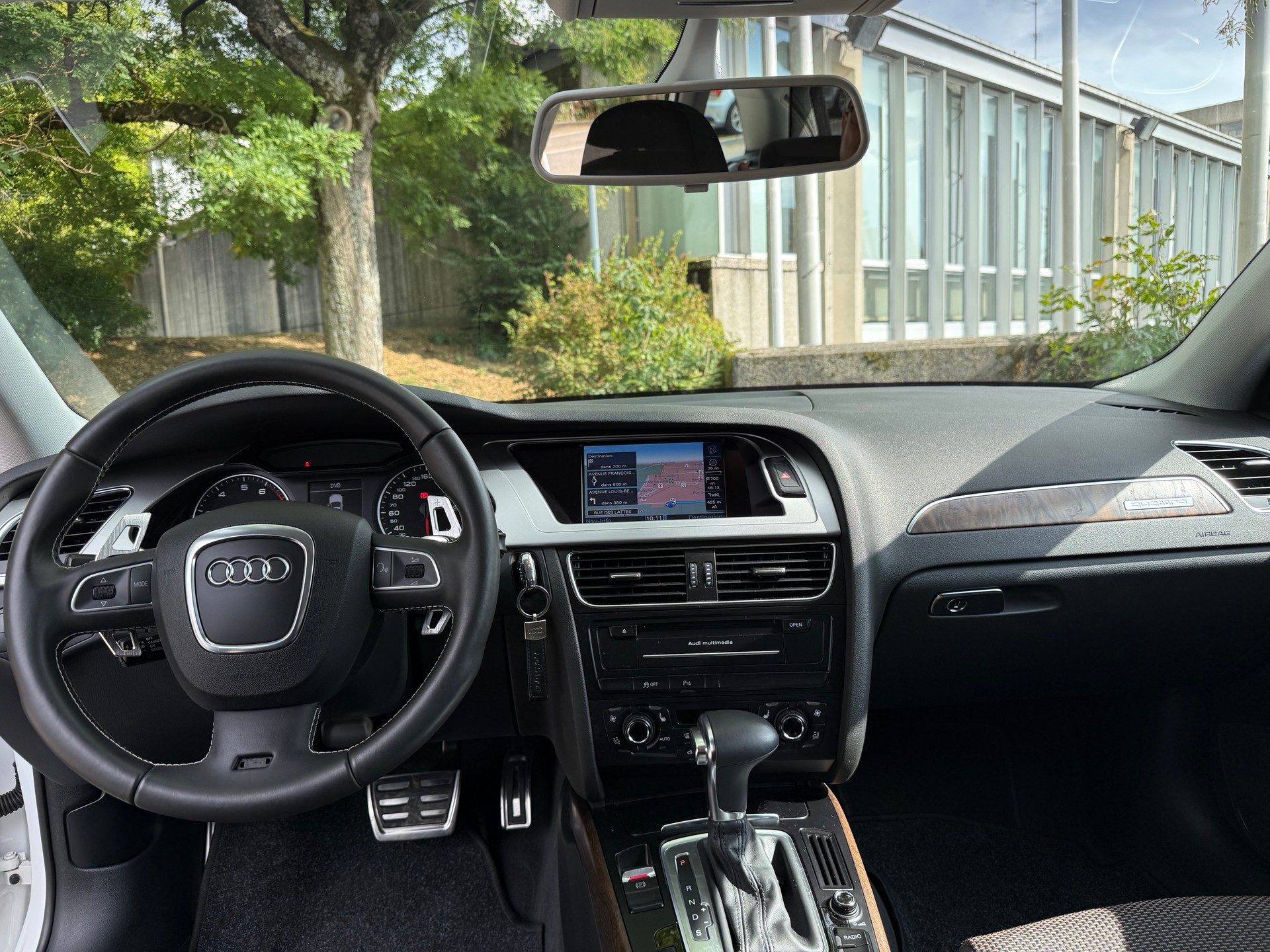 AUDI A4 allroad 2.0 TFSI quattro S-tronic-image-12