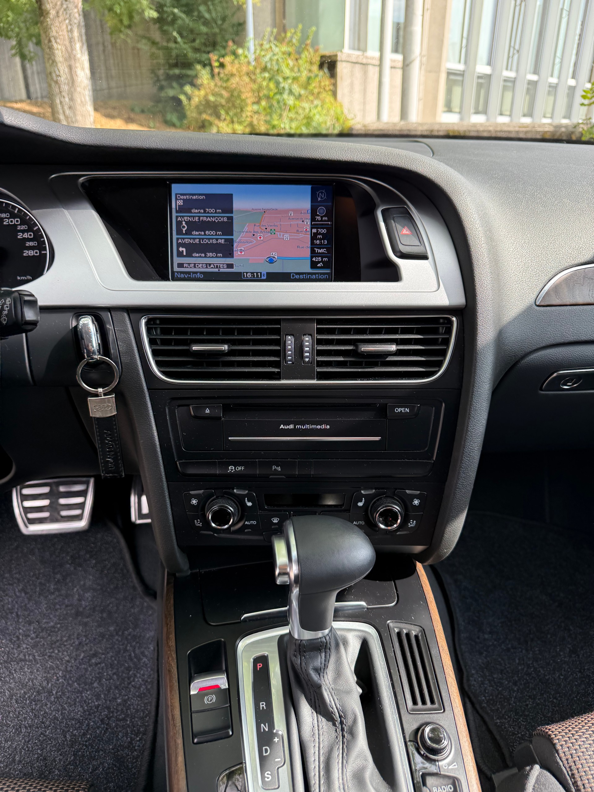 AUDI A4 allroad 2.0 TFSI quattro S-tronic-image-13