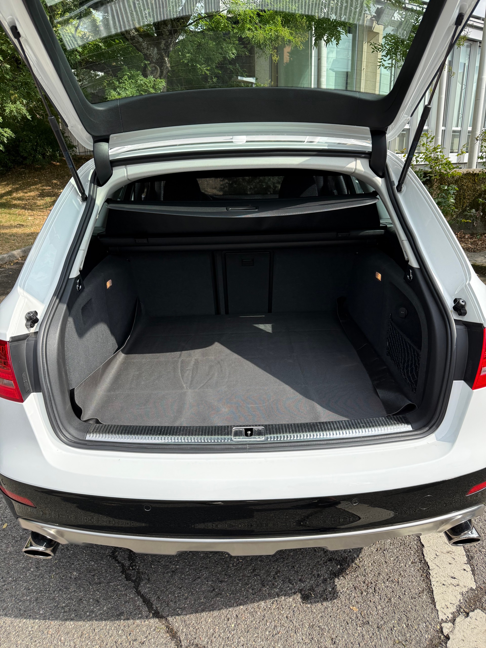 AUDI A4 allroad 2.0 TFSI quattro S-tronic-image-17