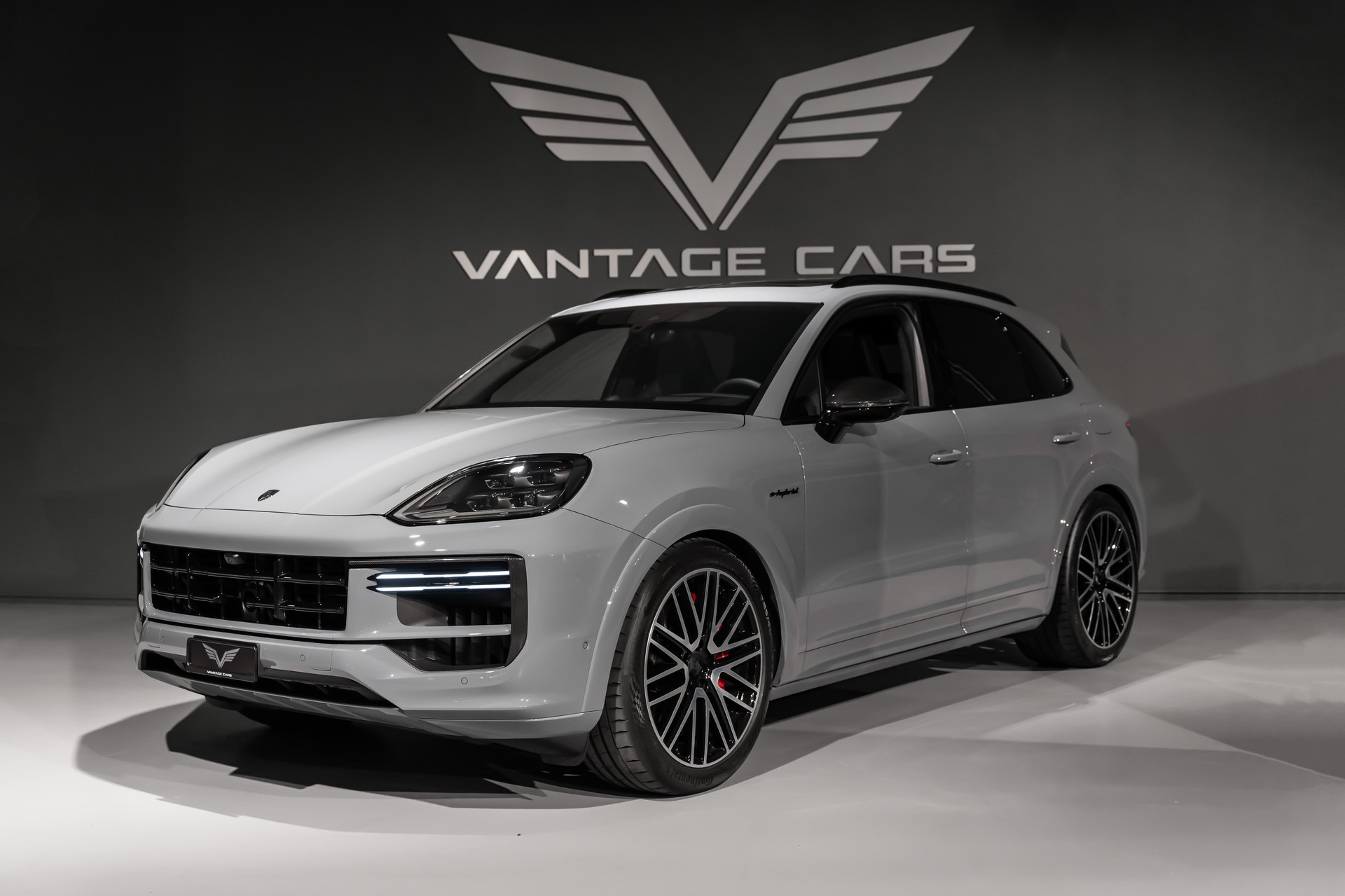 PORSCHE Cayenne 4.0 V8 Turbo E-Hybrid-image-0