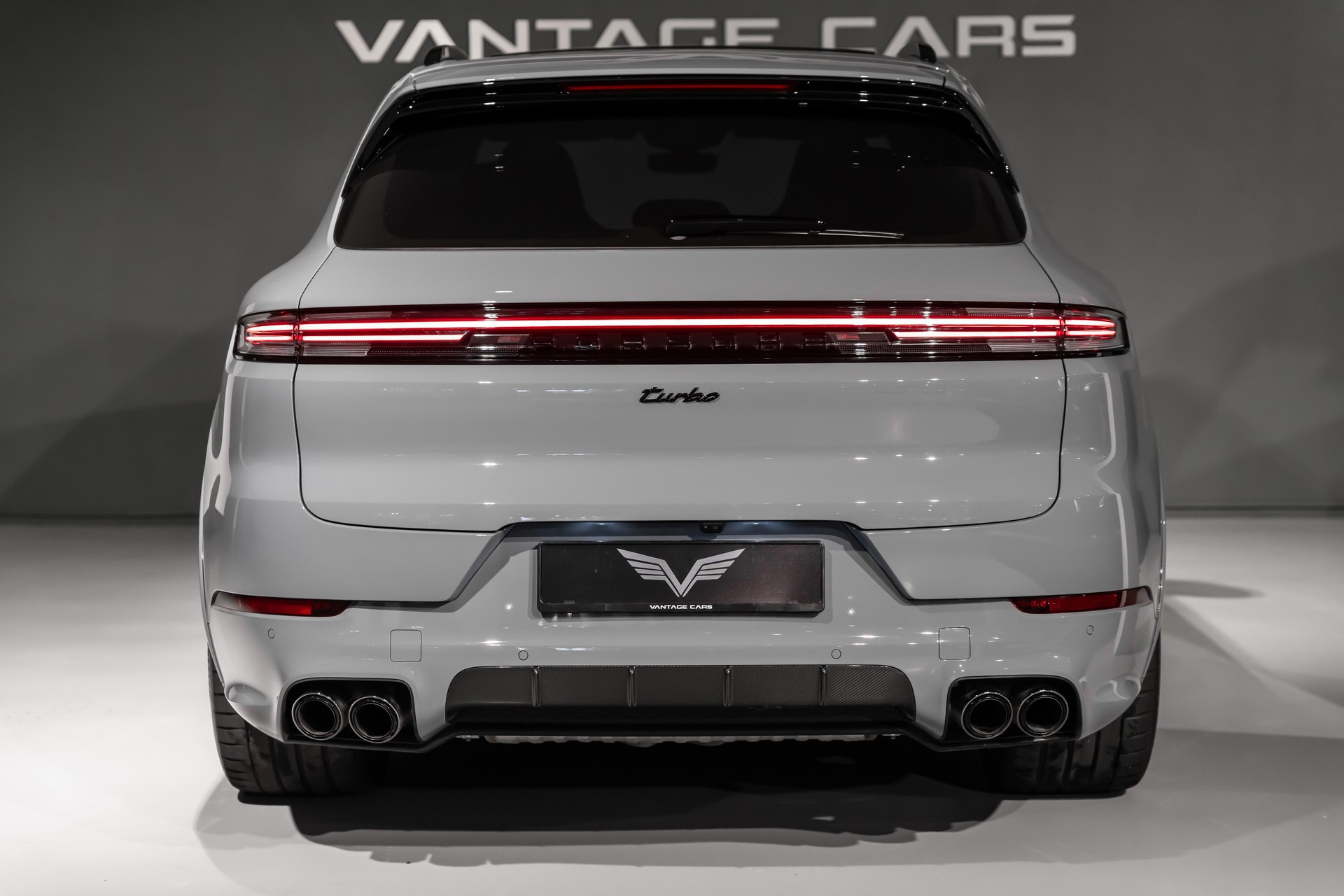 PORSCHE Cayenne 4.0 V8 Turbo E-Hybrid-image-11