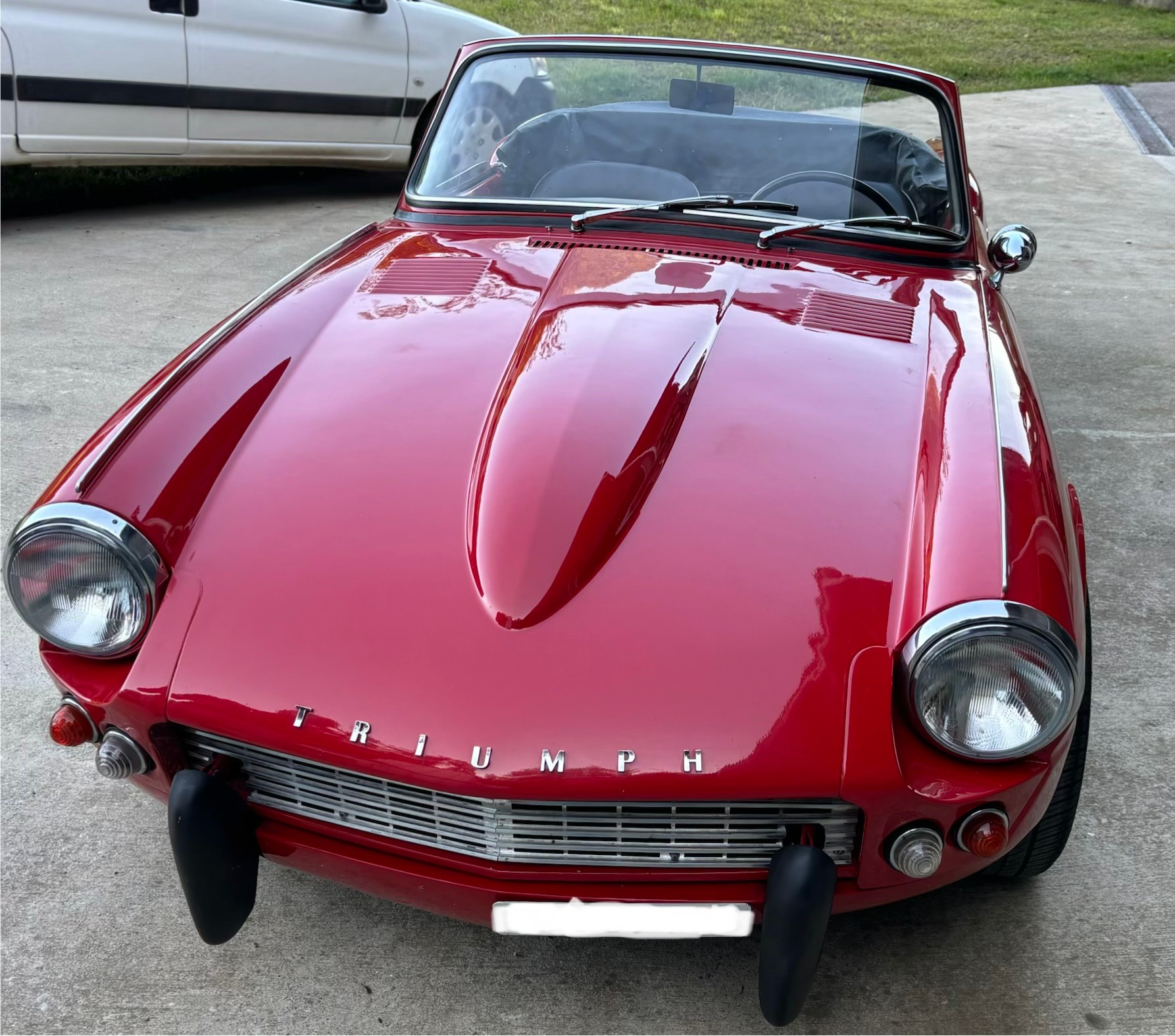 TRIUMPH GT6 recarrossée en Spitfire-image-1