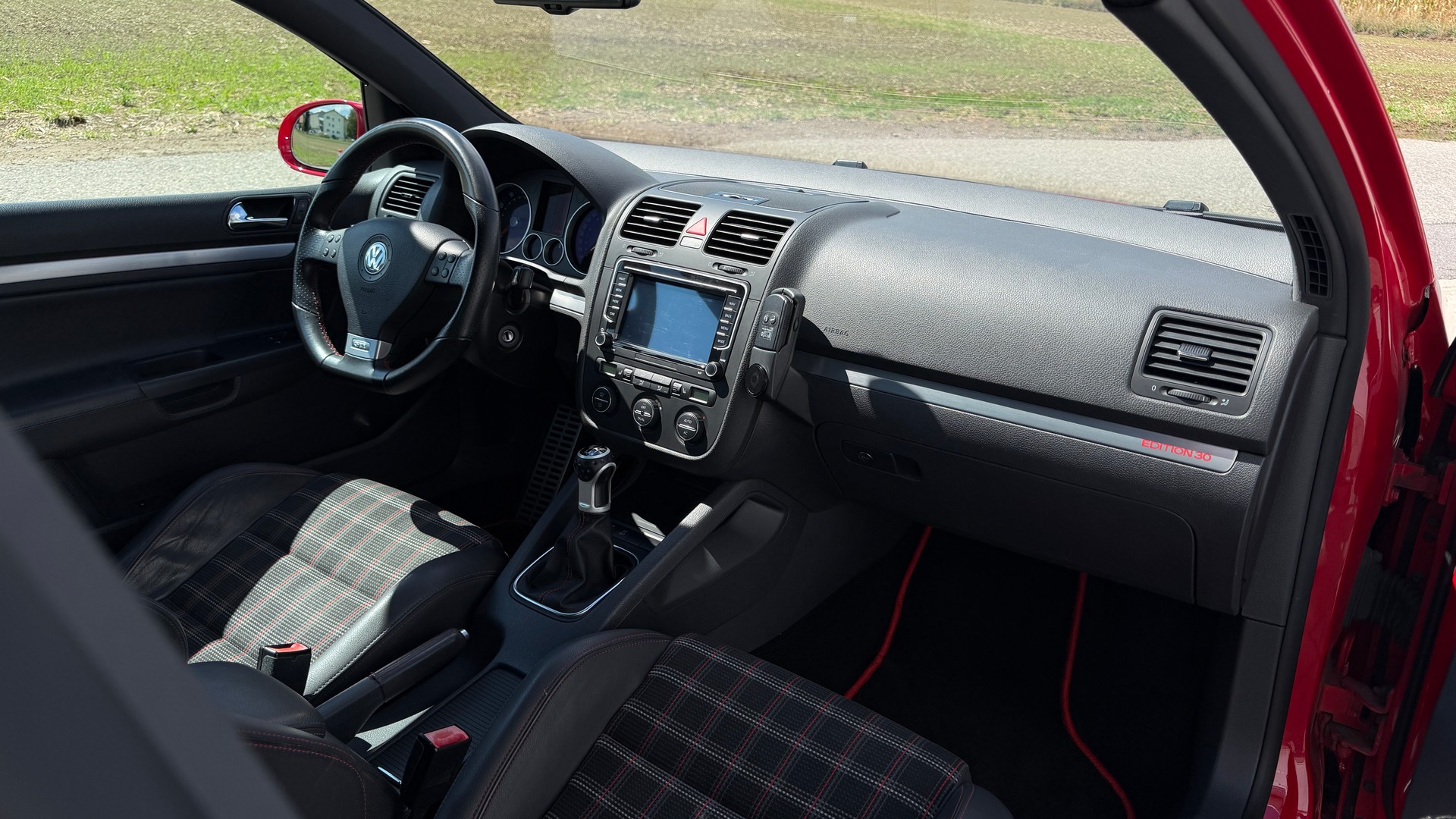 VW Golf 2.0 TFSI GTI Edition 30-image-15